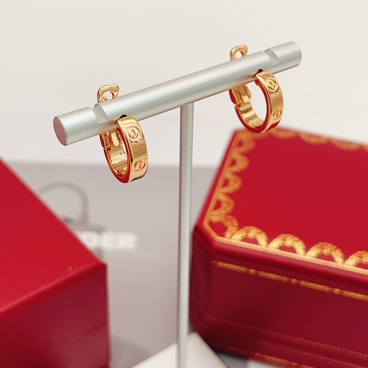 Rose Motif Stud Earrings in Rose-Gold-Tone – Design 01 side detail