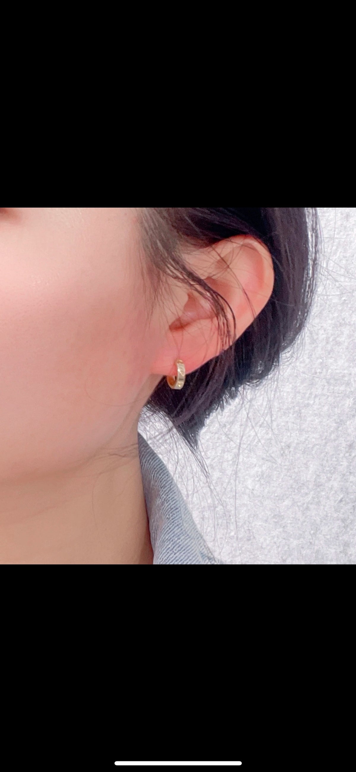 Rose Motif Stud Earrings in Rose-Gold-Tone – Design 01 detail view