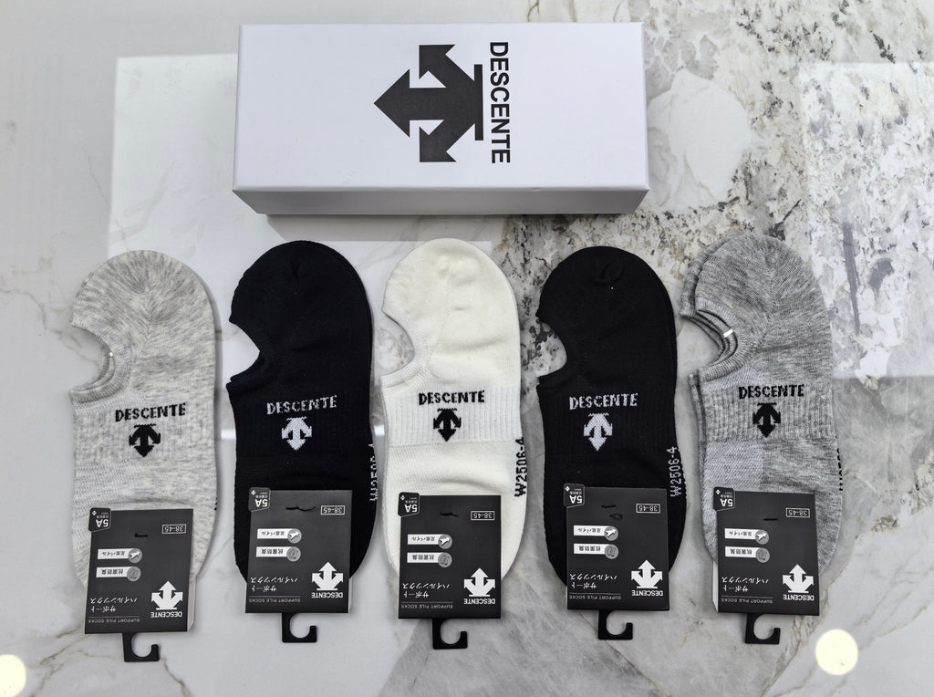 Descente Cotton Mixed Neutral Logo Detail No-Show Socks