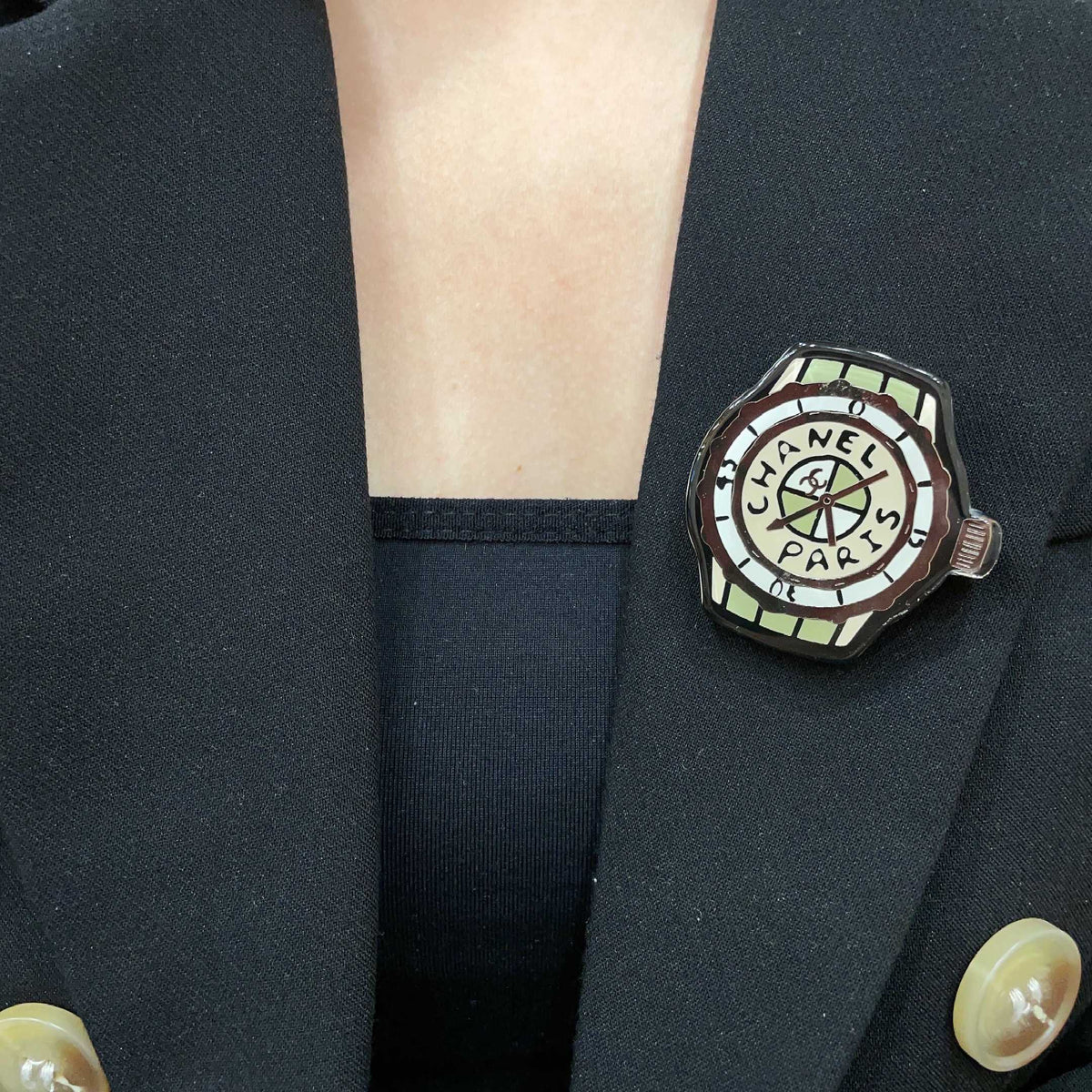 Double-C Emblem Brooch in Polished Metal-Tone – Design 004 front product view