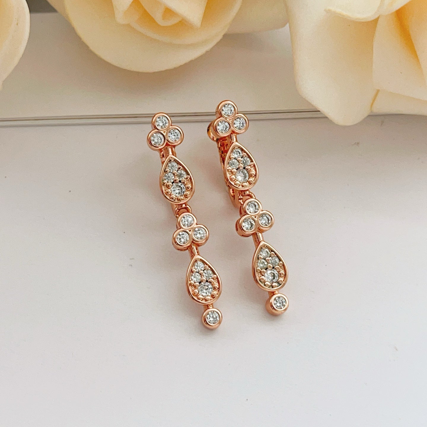 Rose Motif Stud Earrings in Rose-Gold-Tone – Design 02 side detail