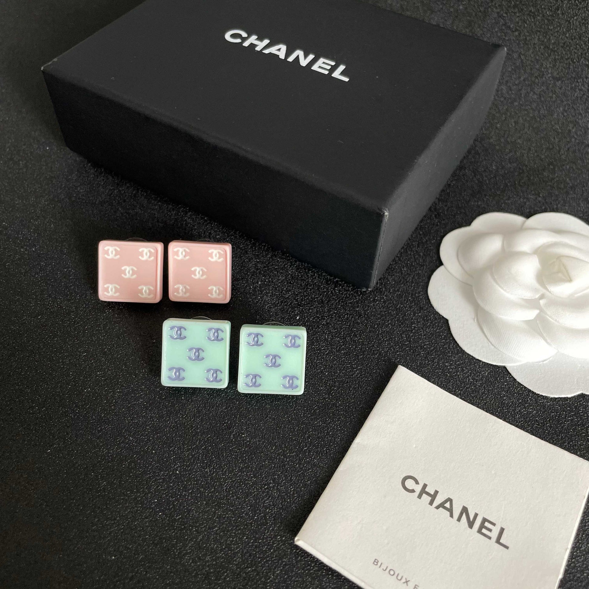 Double-C Emblem Stud Earrings in Polished Metal-Tone – Design 229 side detail