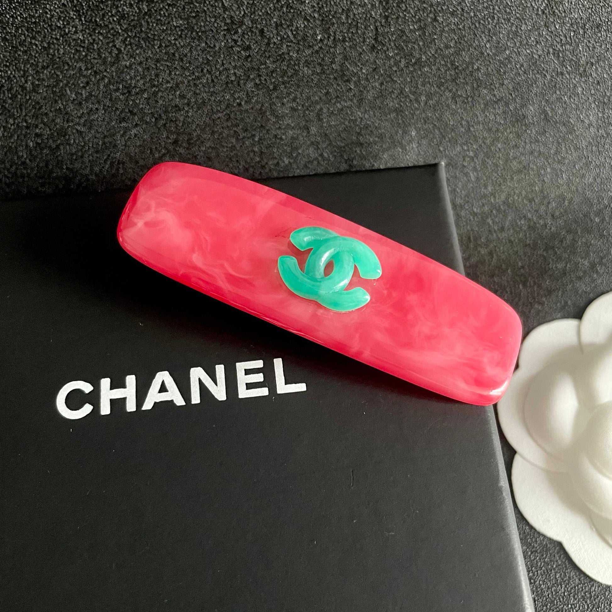 Double-C Emblem Hair Clip – Design 005 detail view