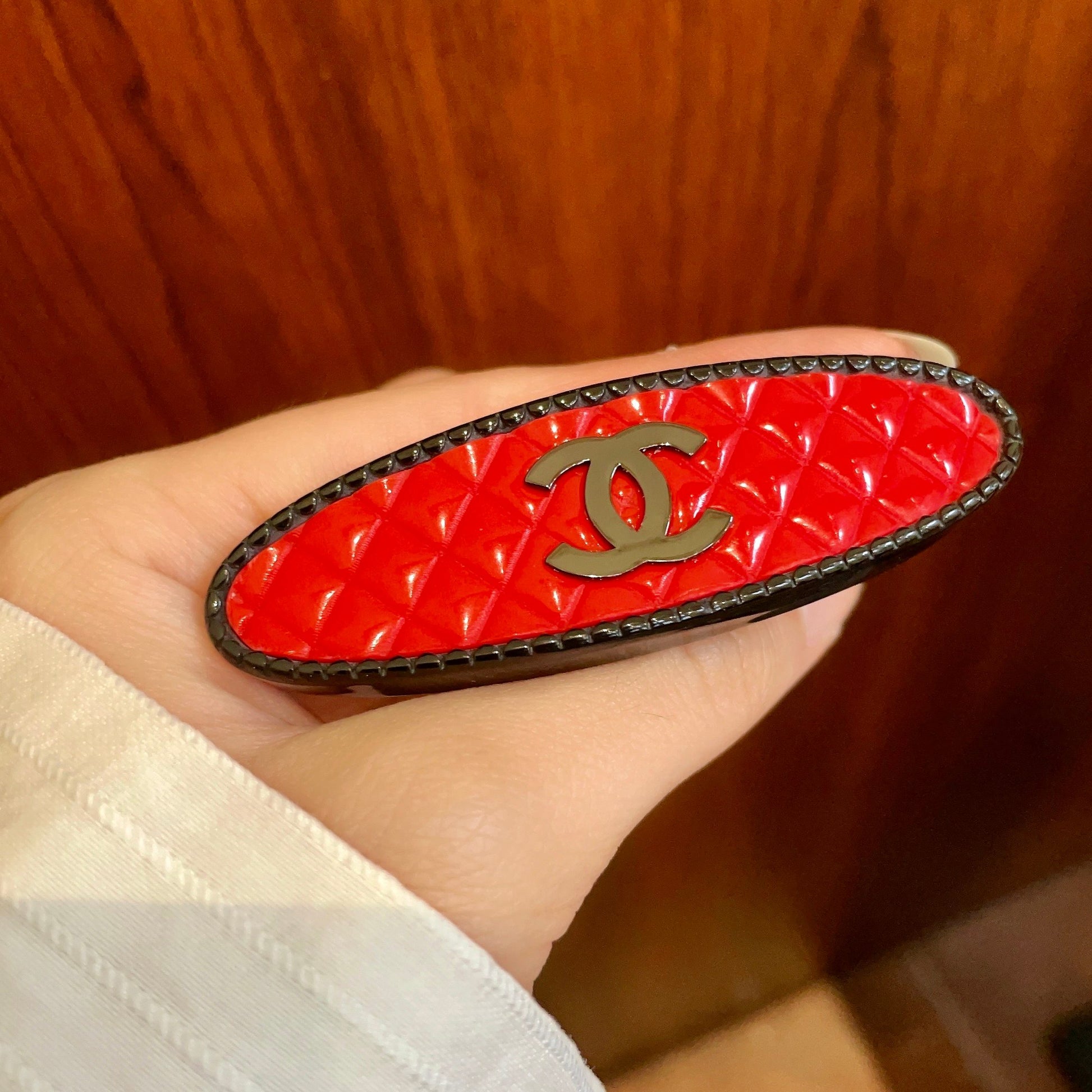 Double-C Emblem Hair Clip – Design 033 detail view