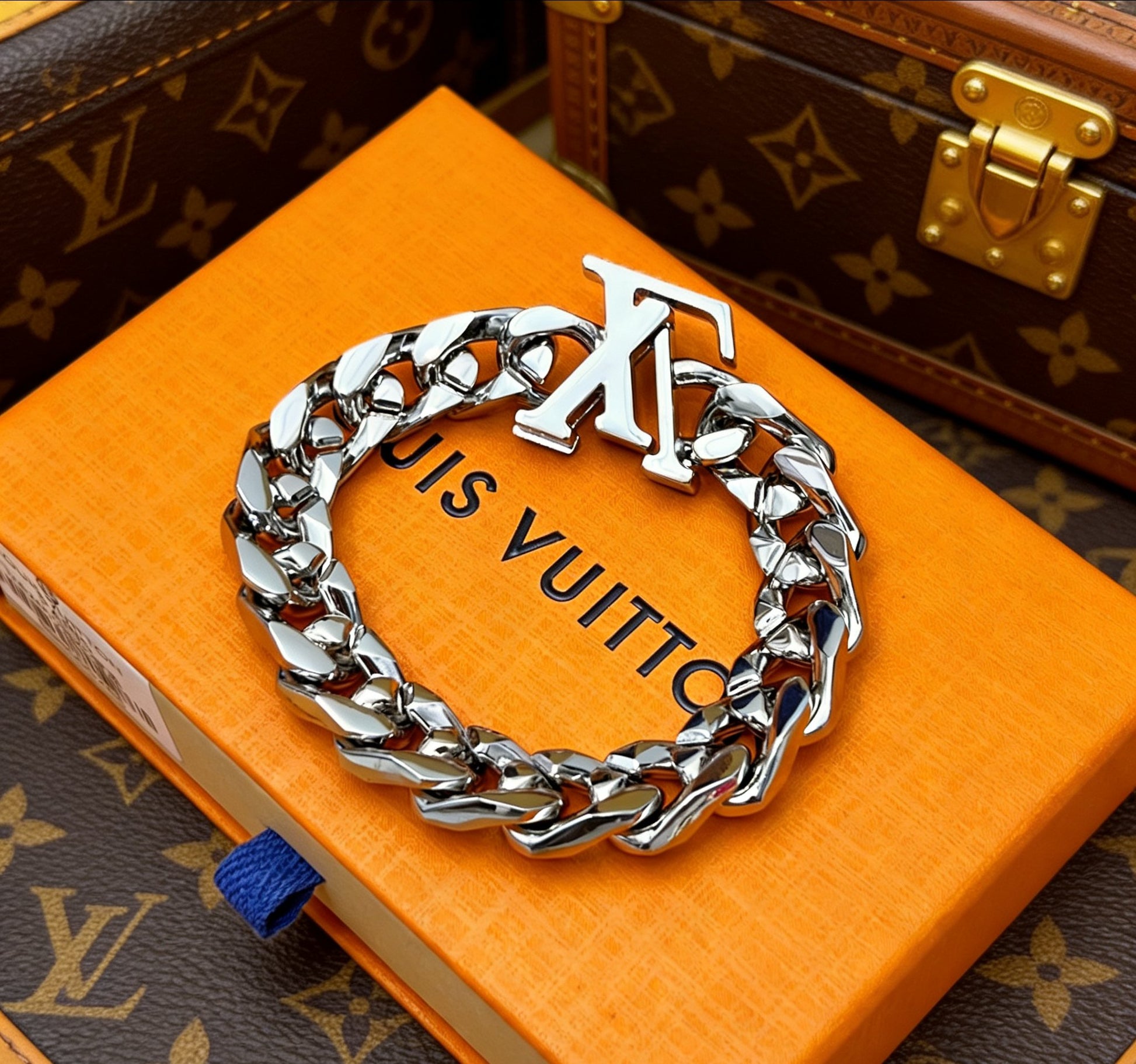 Letter Bracelet in Polished Metal-Tone – Blue Detail side detail
