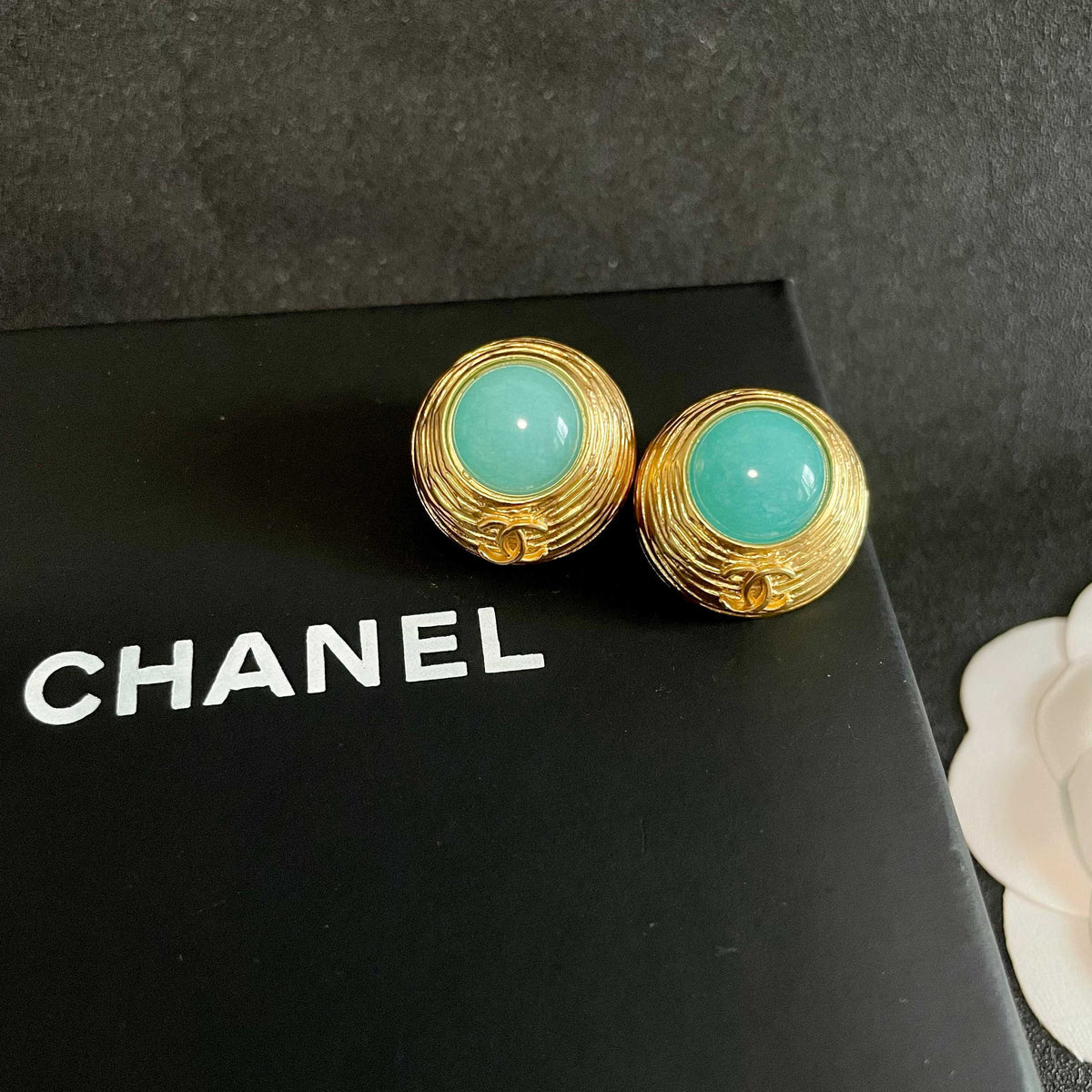 Double-C Emblem Stud Earrings in Polished Metal-Tone – Design 014 detail view