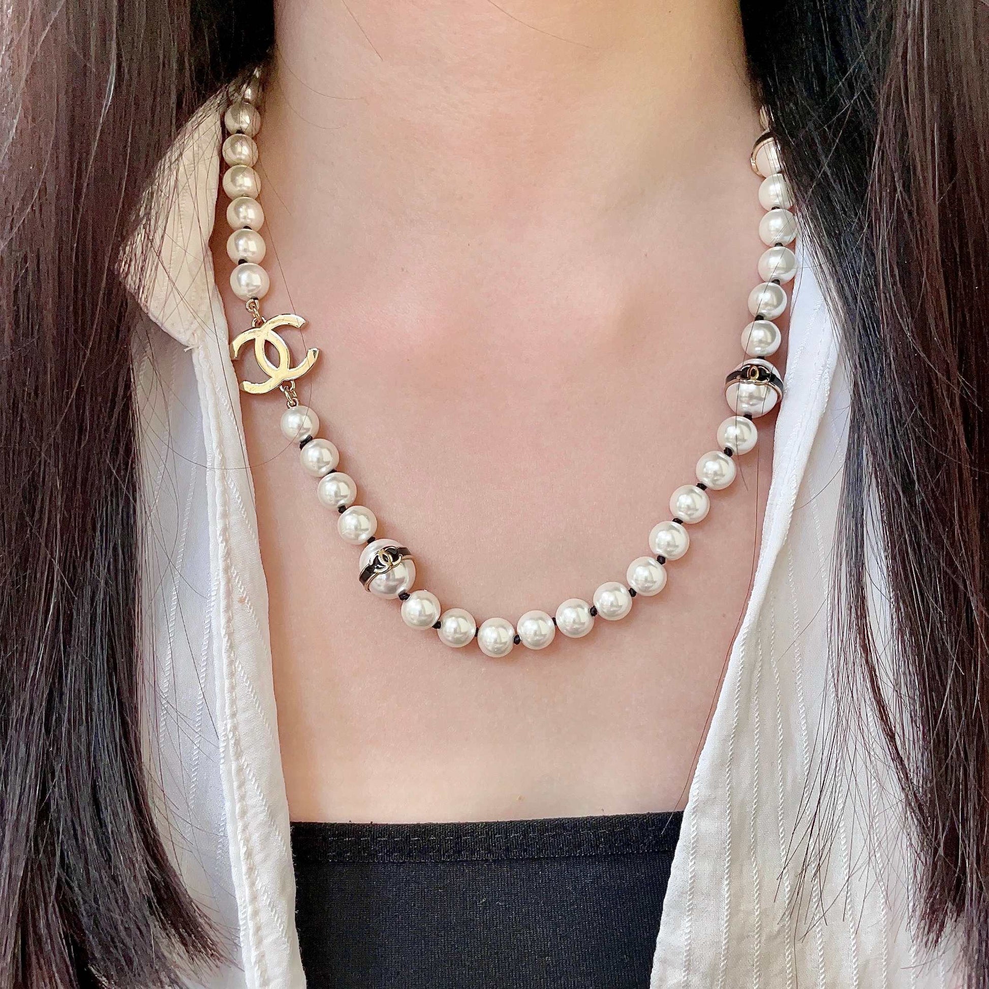 Double-C Emblem Pearl-Detail Pendant Necklace – Pearl Detail – Design 079 detail view