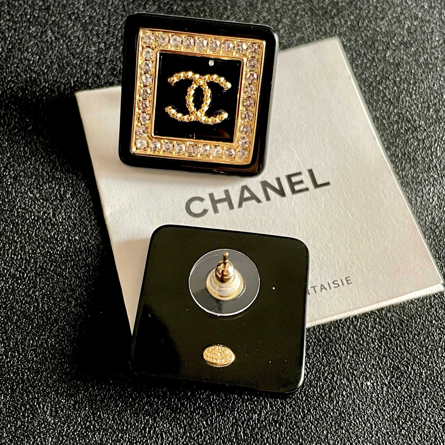 Double-C Emblem Stud Earrings in Polished Metal-Tone – Design 064 main product view