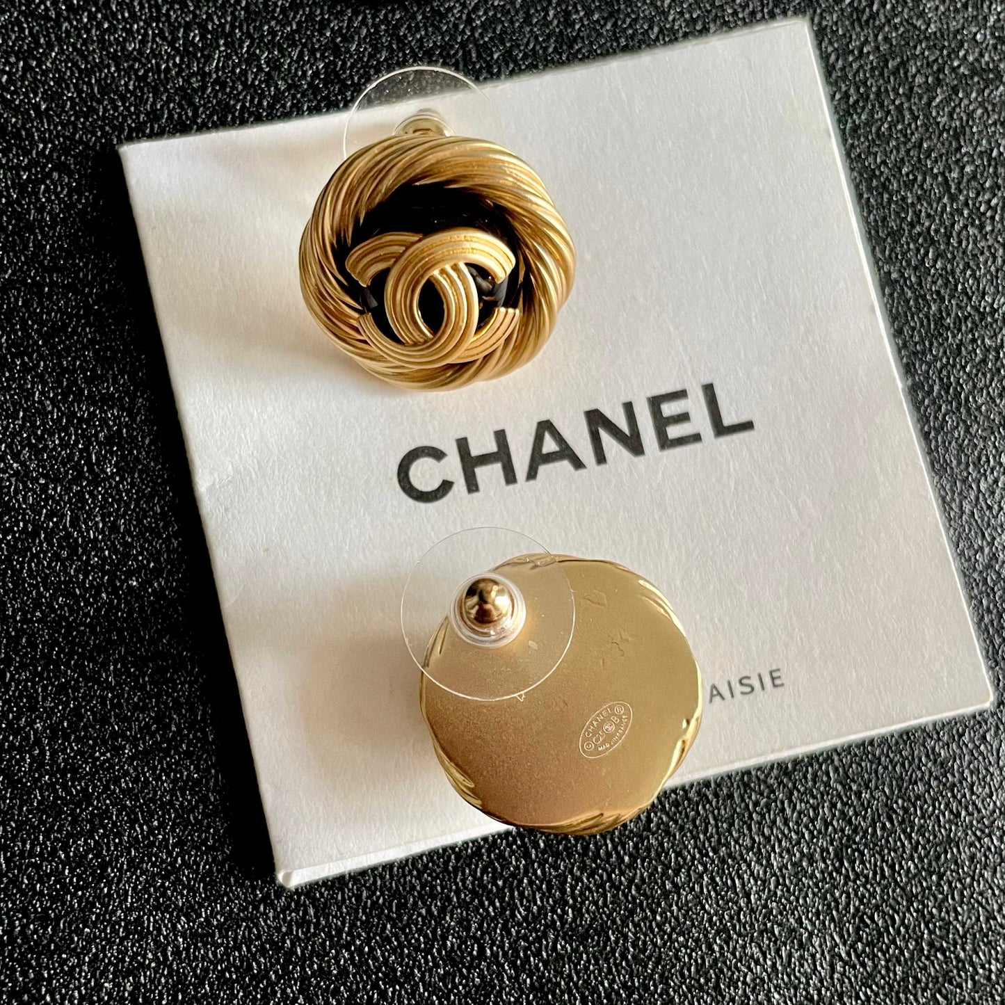Double-C Emblem Stud Earrings in Polished Metal-Tone – Design 063 main product view