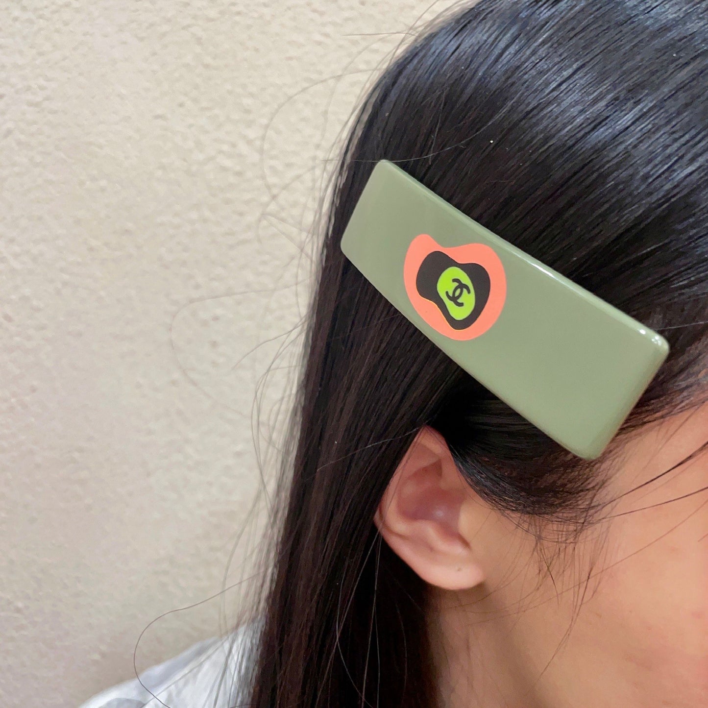 Double-C Emblem Hair Clip – Design 039 front product view