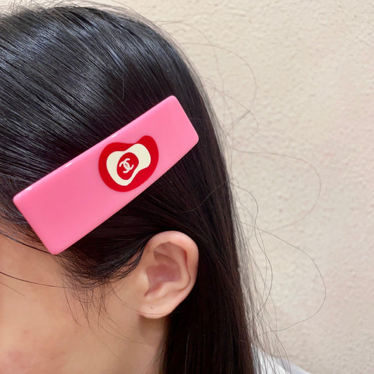 Double-C Emblem Hair Clip – Design 038 main product view