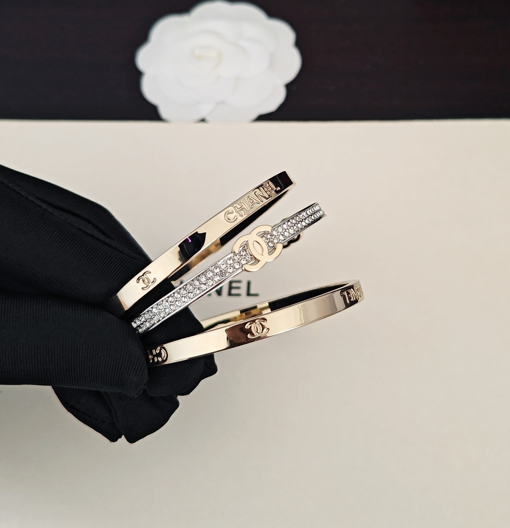 Signature Emblem Bangle in Gold-Tone – Design 002 front product view