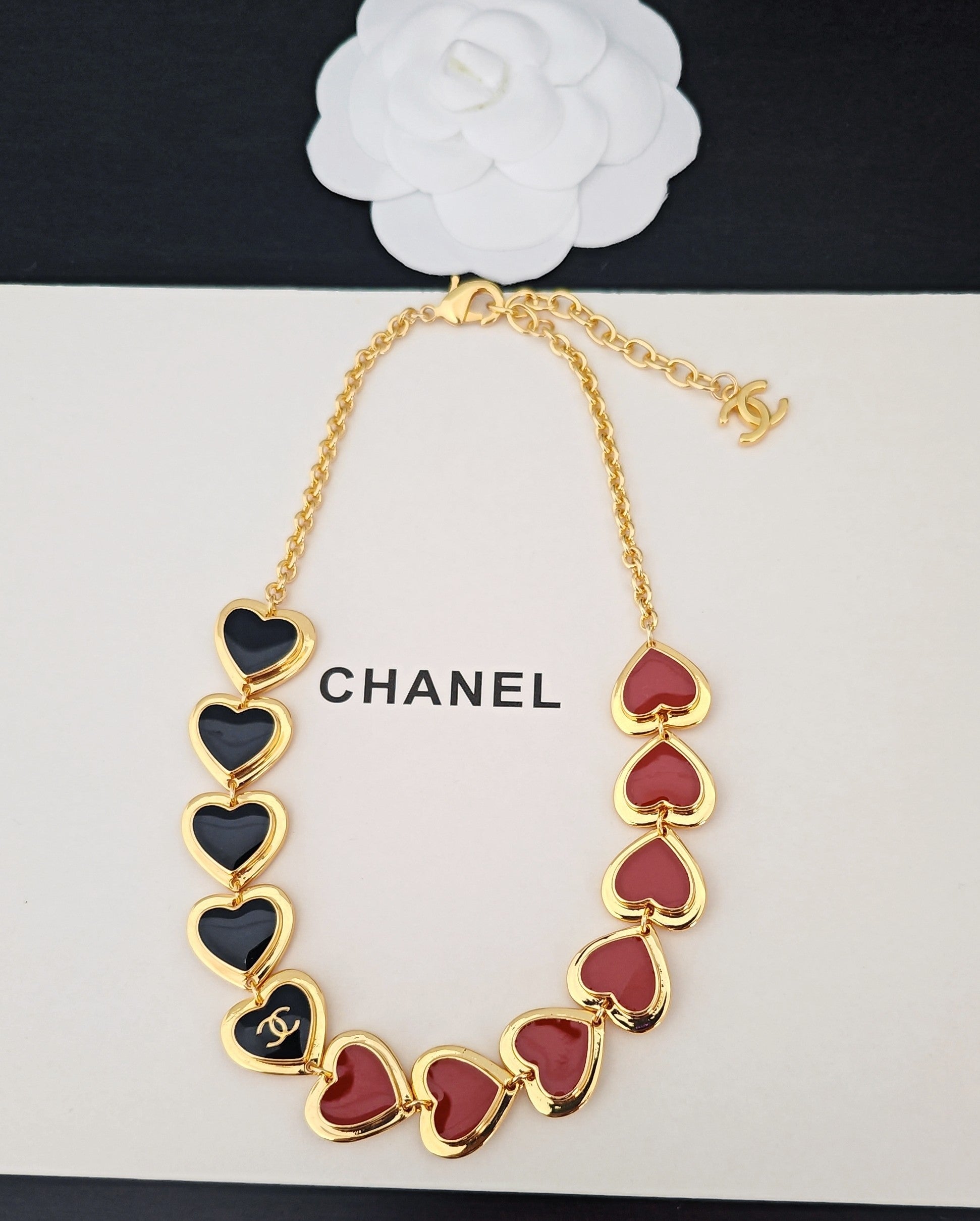Heart Pendant Necklace in Gold-Tone – Heart Detail detail view