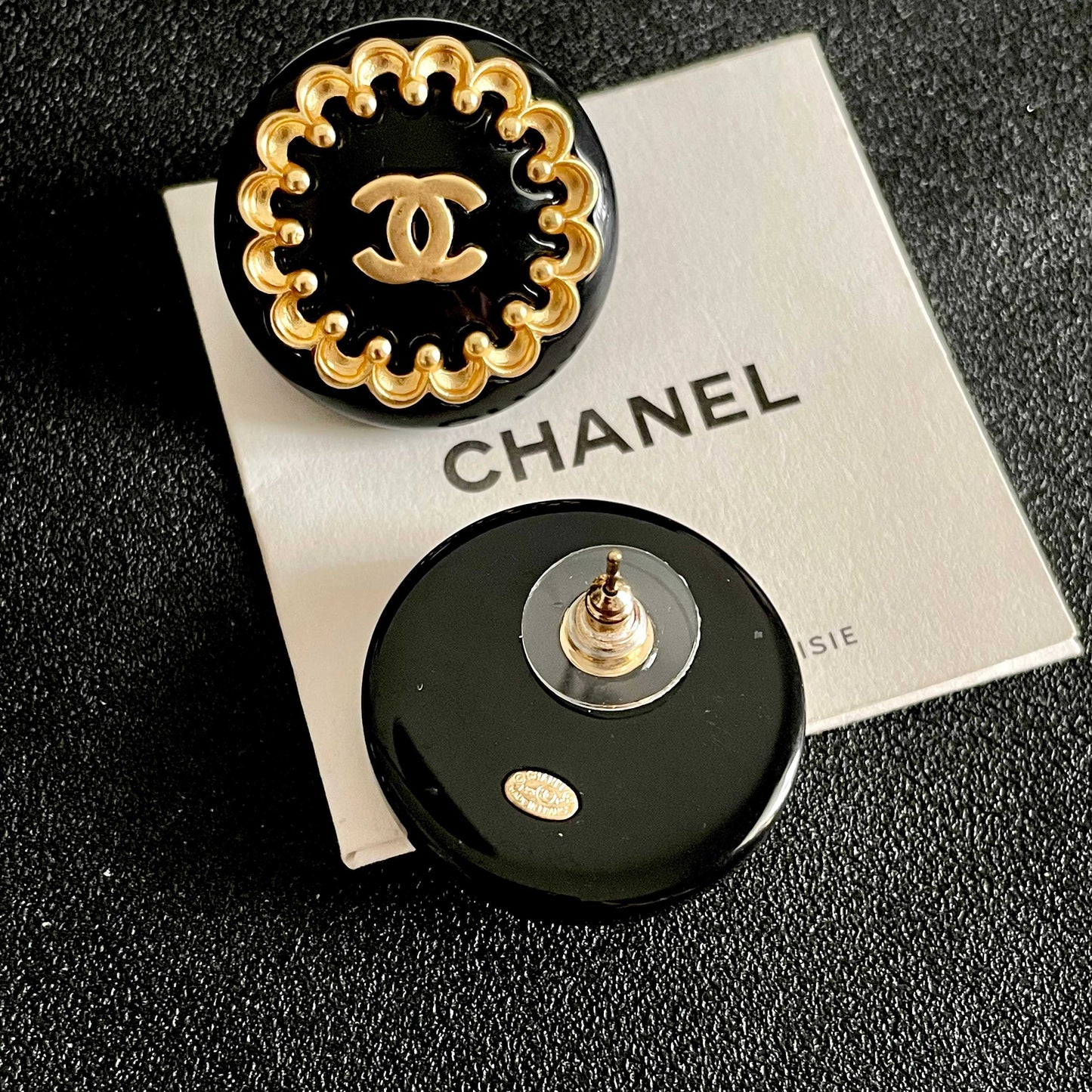 Double-C Emblem Stud Earrings in Polished Metal-Tone – Design 062 main product view