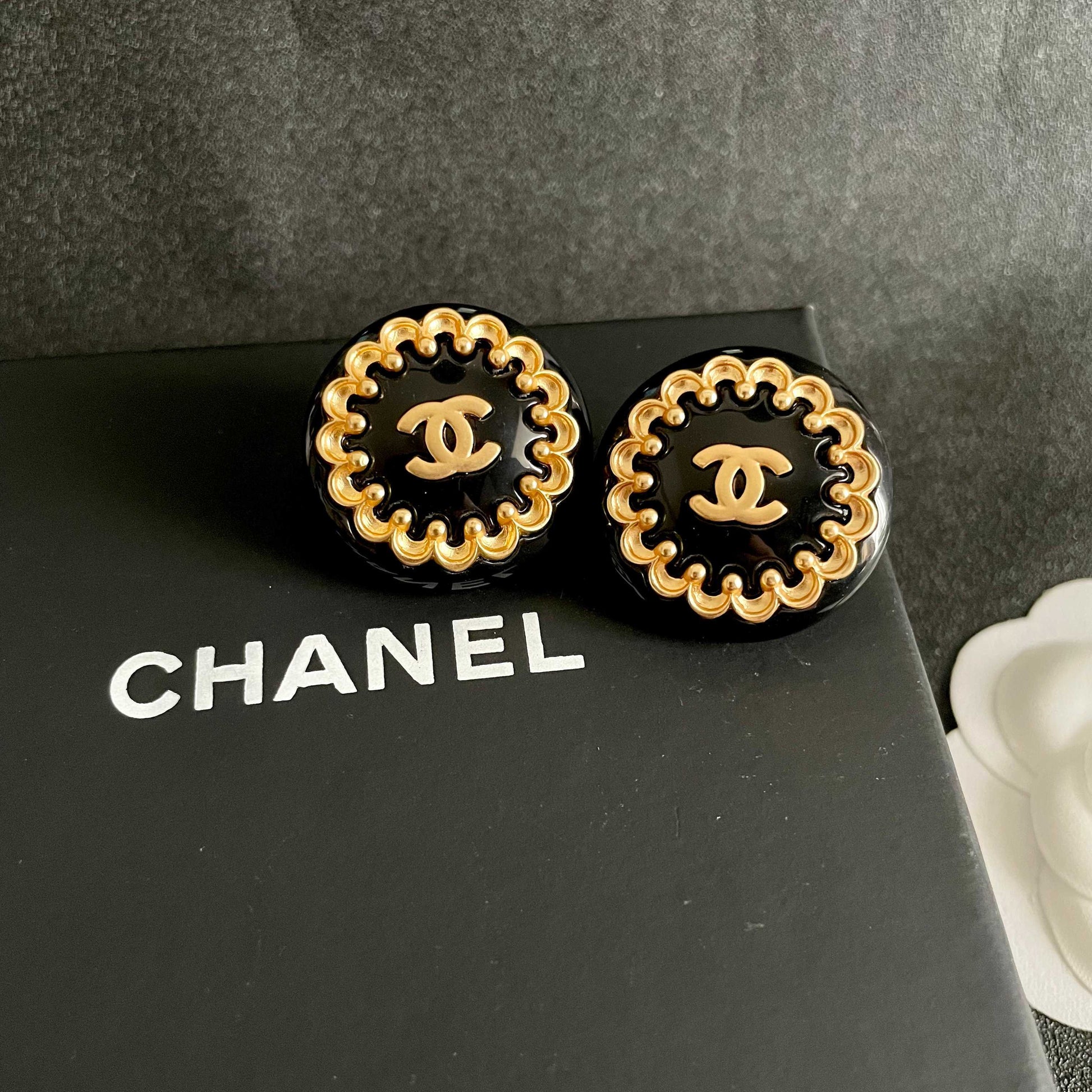 Double-C Emblem Stud Earrings in Polished Metal-Tone – Design 062 detail view
