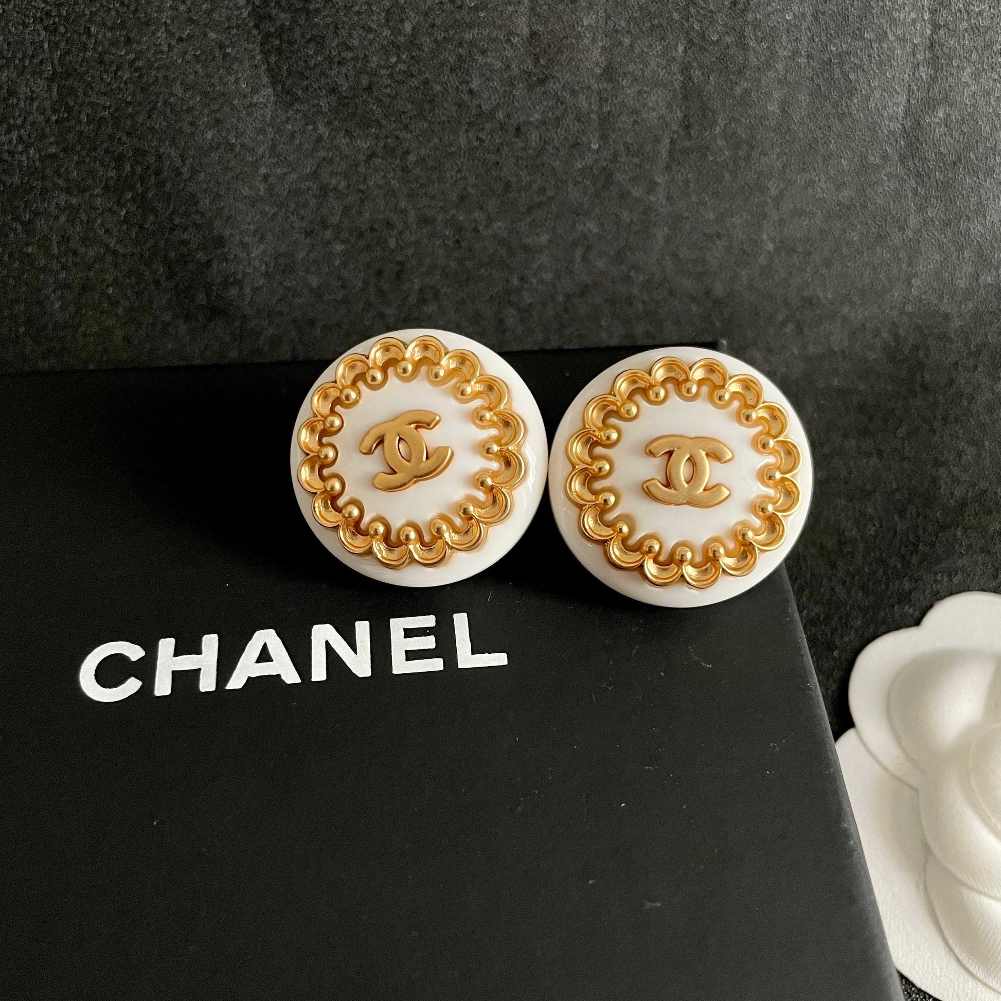 Double-C Emblem Stud Earrings in Polished Metal-Tone – Design 061 detail view