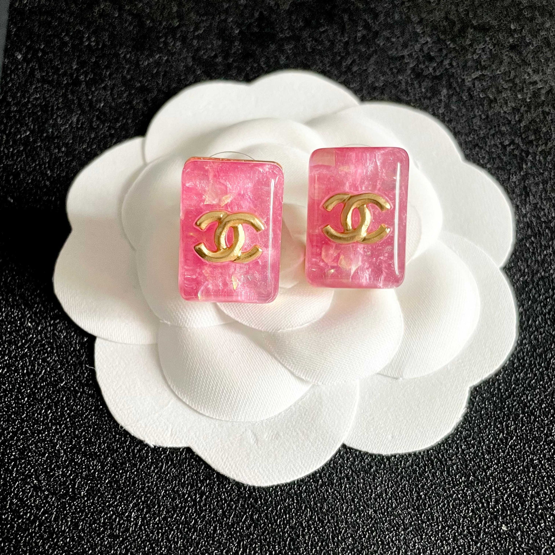 Double-C Emblem Stud Earrings in Polished Metal-Tone – Design 059 front product view