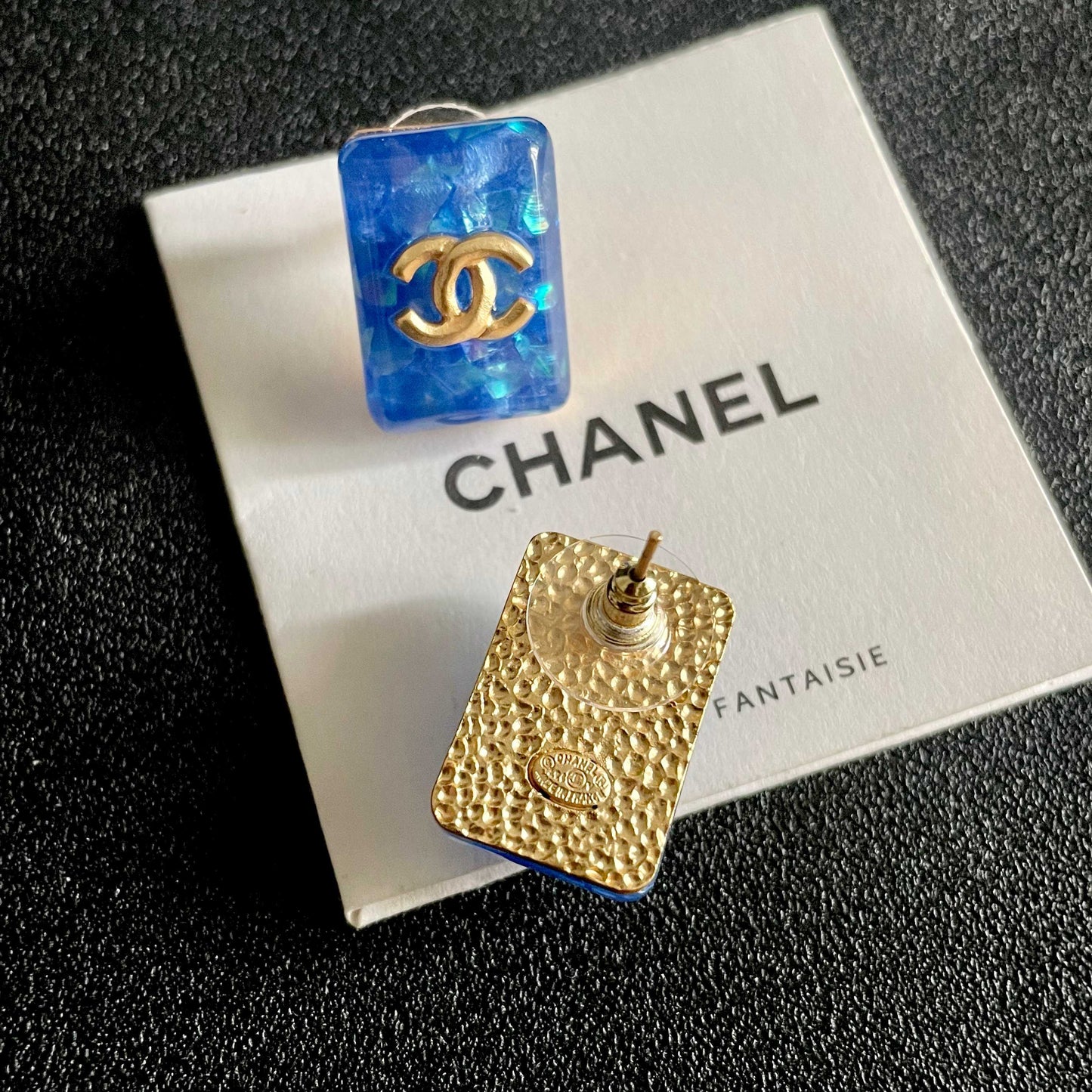 Double-C Emblem Stud Earrings in Polished Metal-Tone – Design 408 main product view