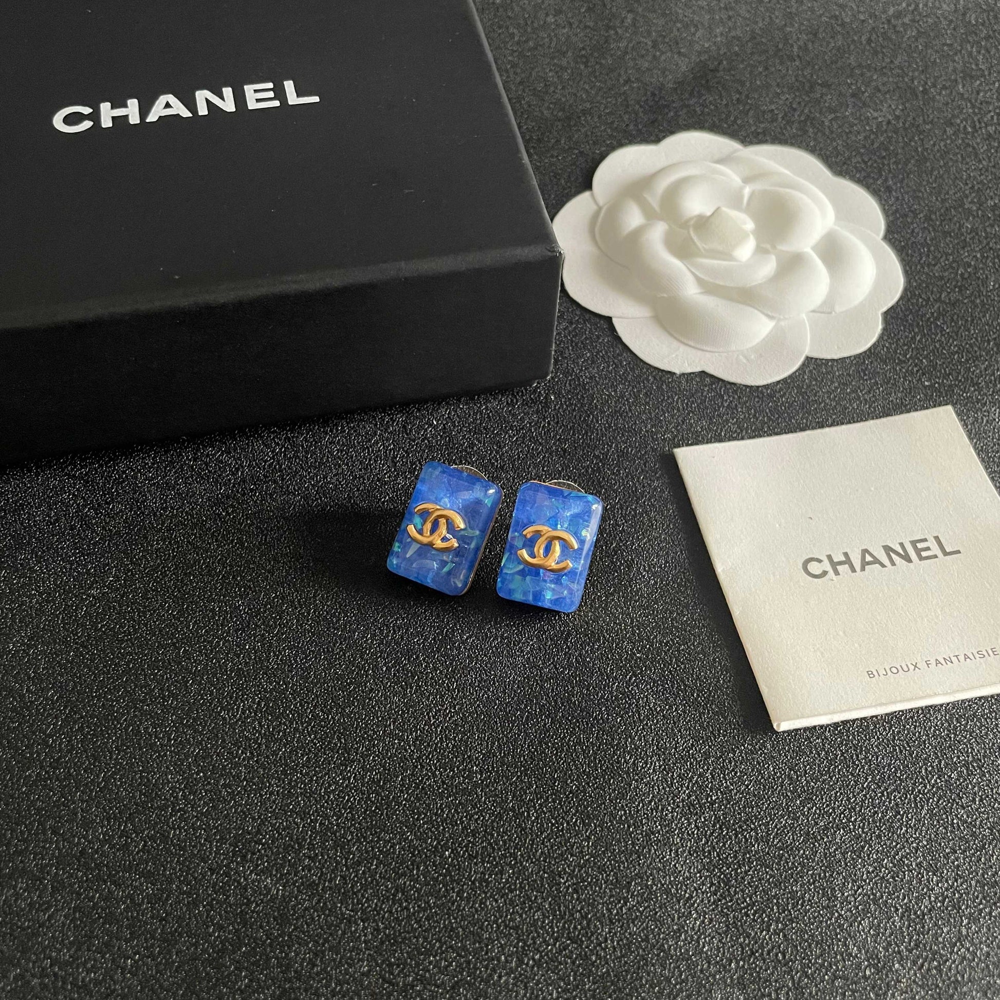 Double-C Emblem Stud Earrings in Polished Metal-Tone – Design 058 styled product view