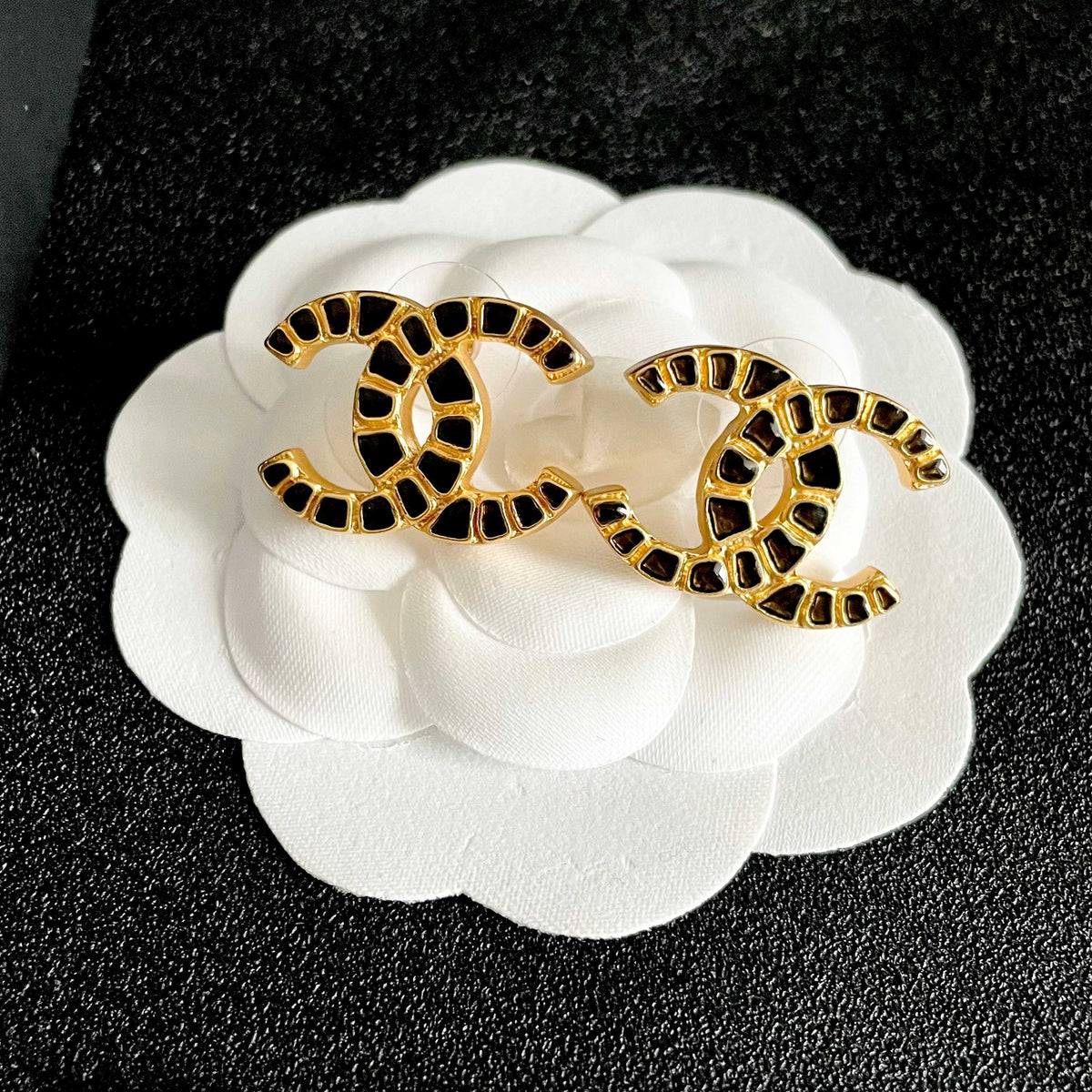 Double-C Emblem Stud Earrings in Polished Metal-Tone – Design 057 front product view