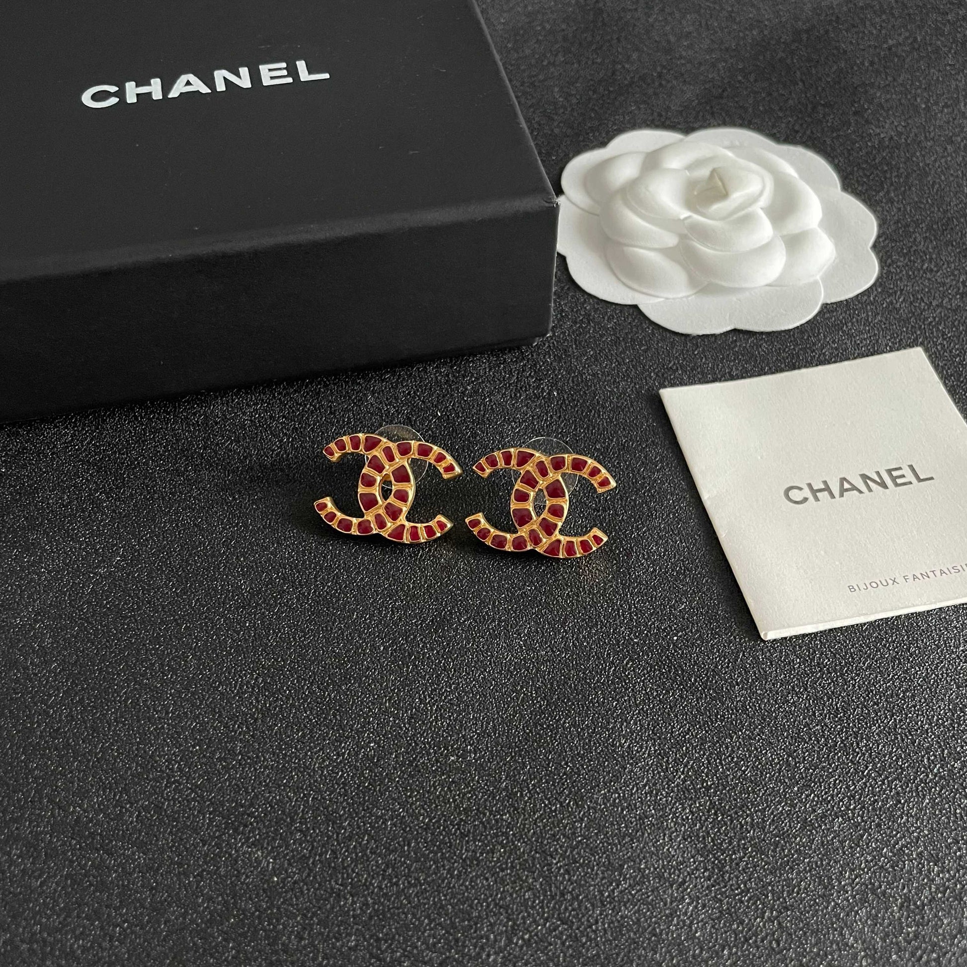 Double-C Emblem Stud Earrings in Polished Metal-Tone – Design 056 styled product view