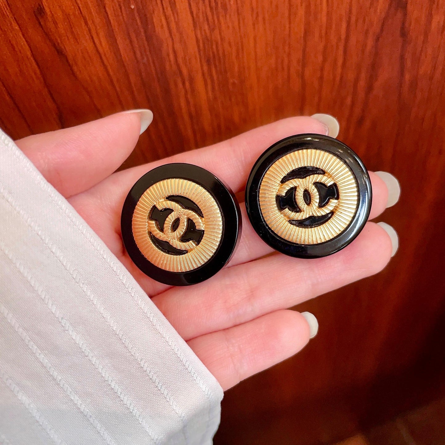 Double-C Emblem Stud Earrings in Polished Metal-Tone – Design 010 side detail