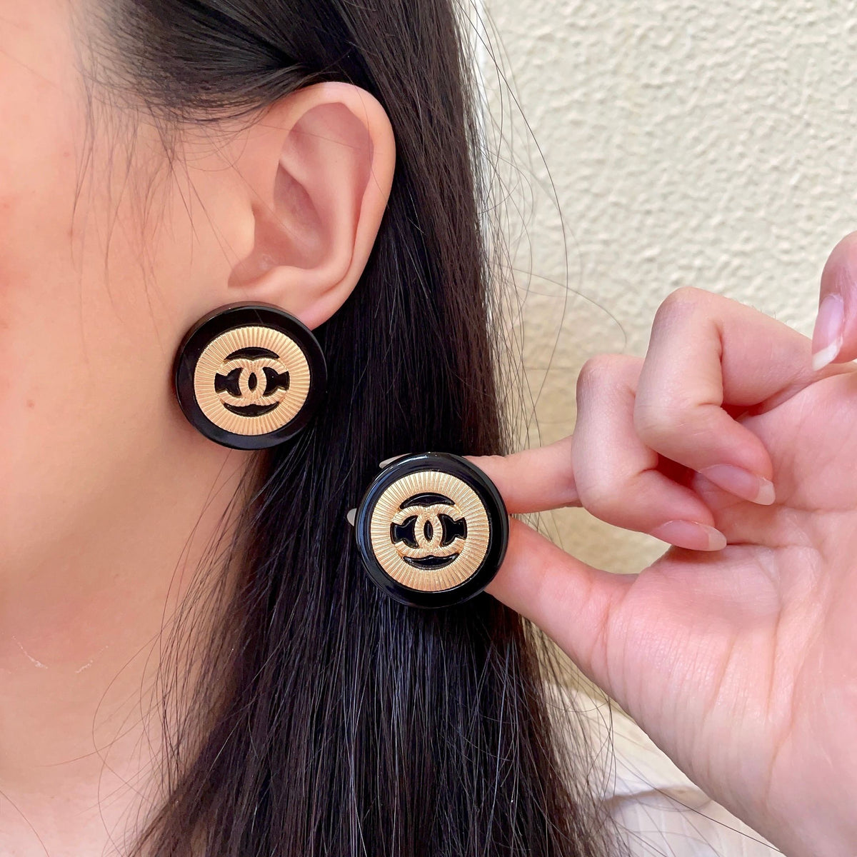 Double-C Emblem Stud Earrings in Polished Metal-Tone – Design 041 main product view