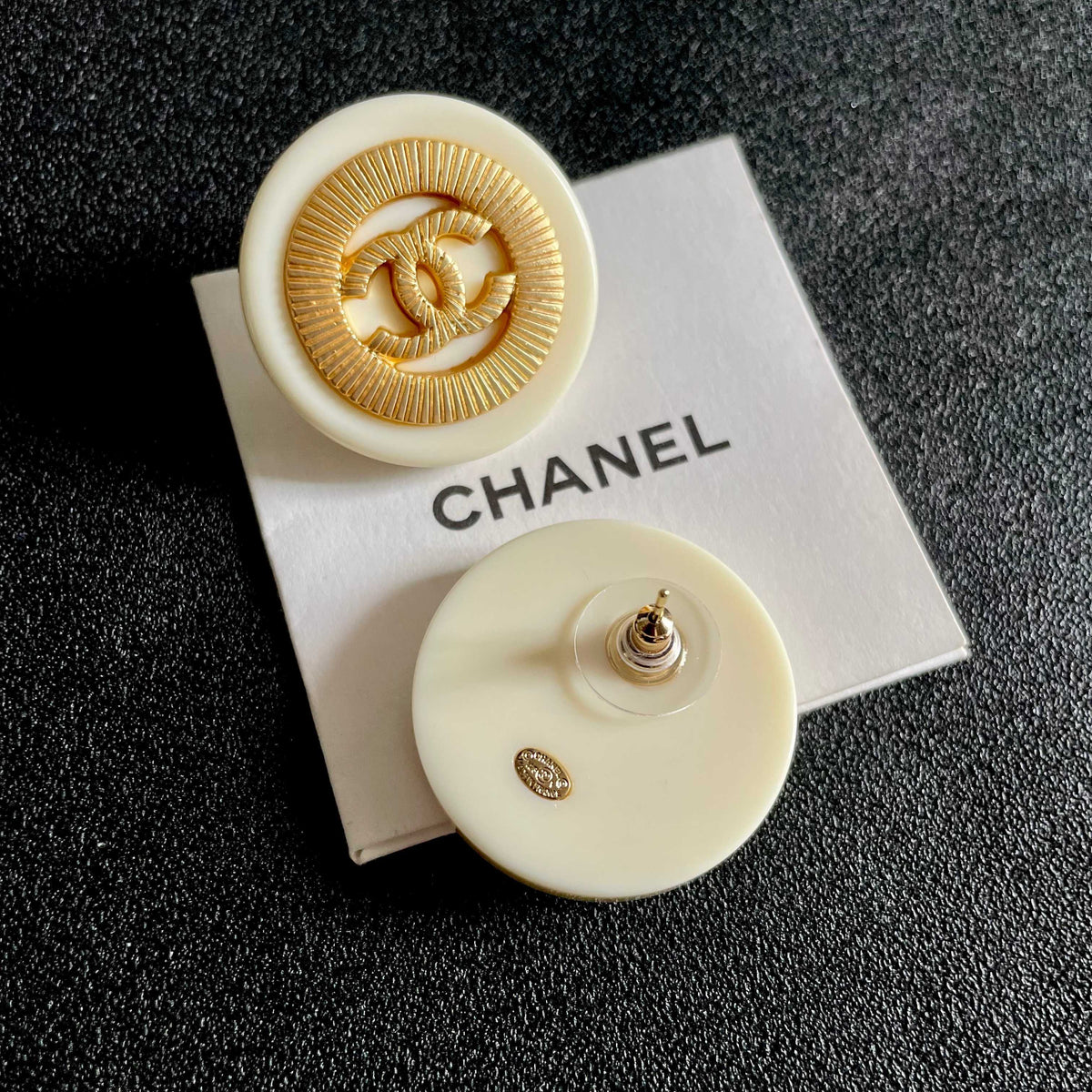 Double-C Emblem Stud Earrings in Polished Metal-Tone – Design 040 main product view