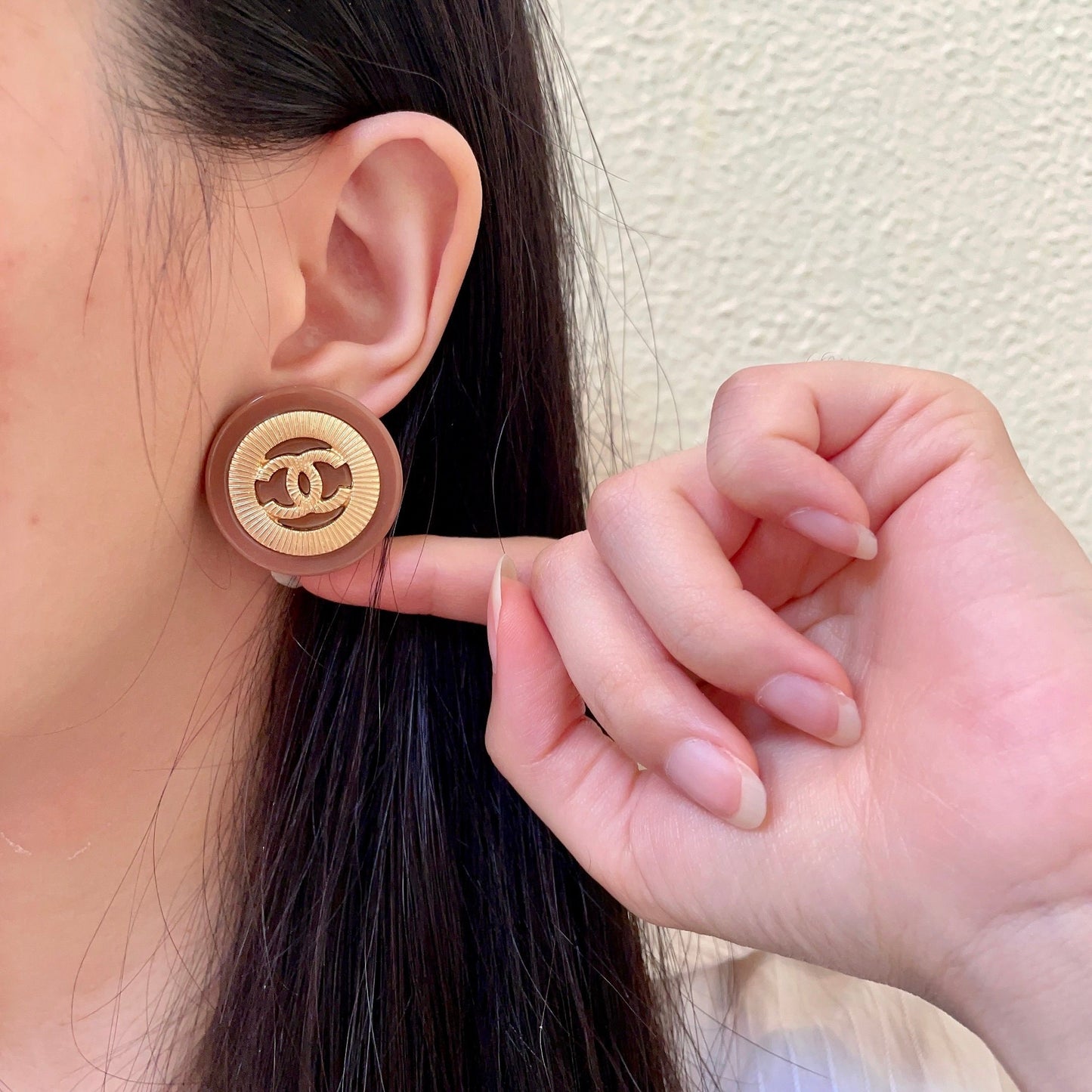 Double-C Emblem Stud Earrings in Polished Metal-Tone – Design 028 front product view