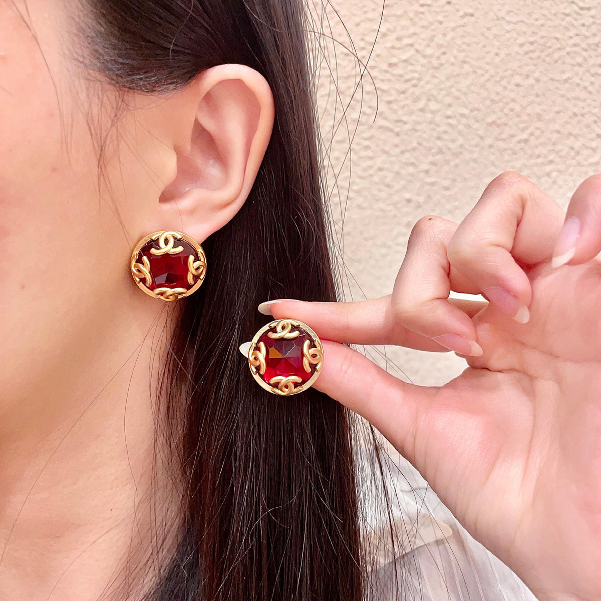 Double-C Emblem Stud Earrings in Polished Metal-Tone – Design 038 main product view