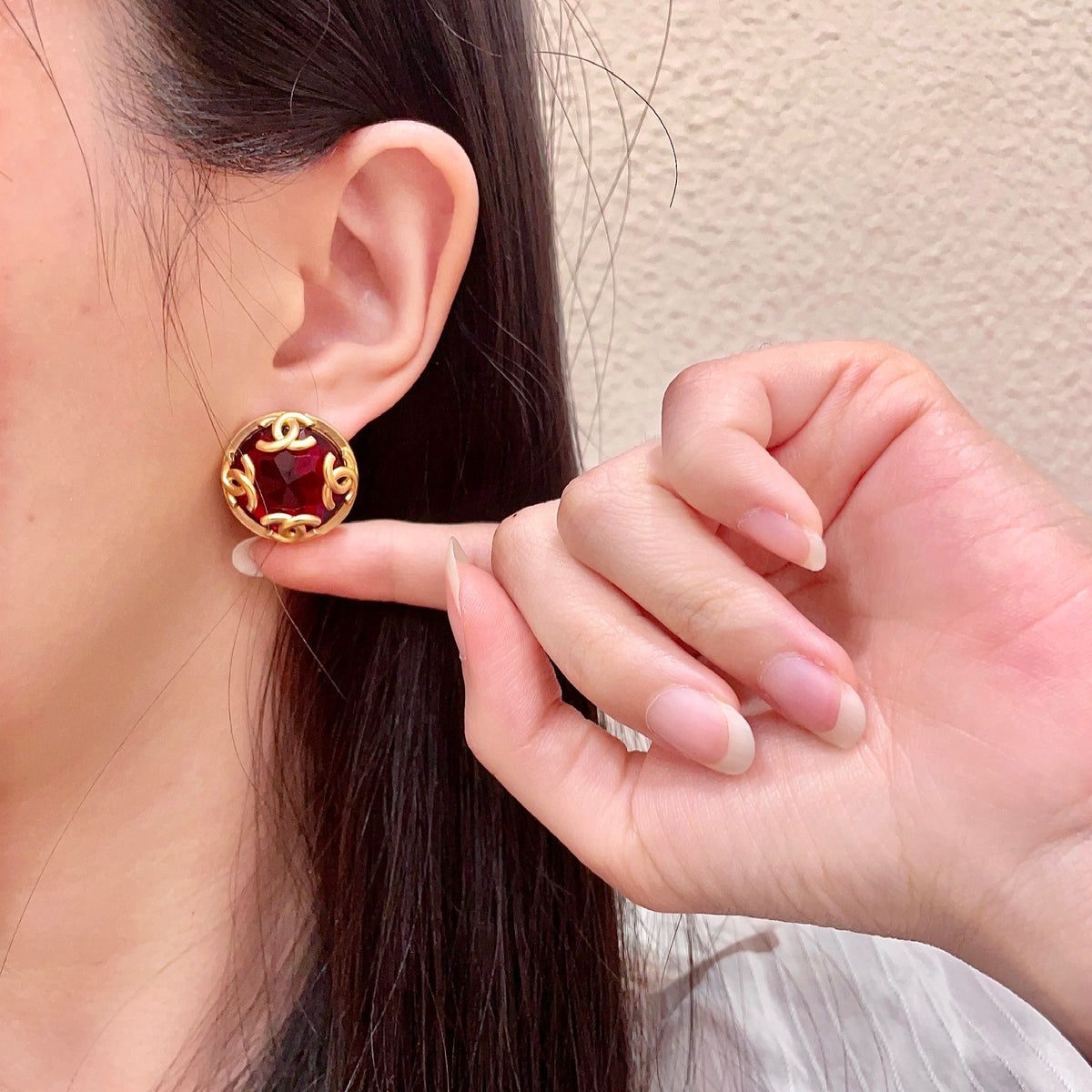 Double-C Emblem Stud Earrings in Polished Metal-Tone – Design 038 front product view