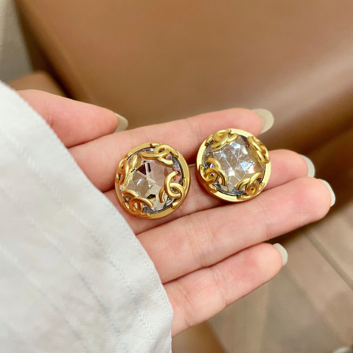 Double-C Emblem Stud Earrings in Polished Metal-Tone – Design 049 side detail