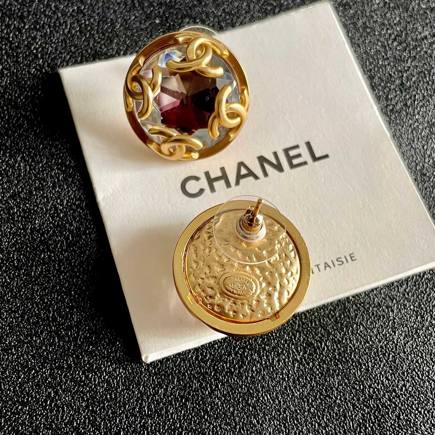 Double-C Emblem Stud Earrings in Polished Metal-Tone – Design 049 main product view
