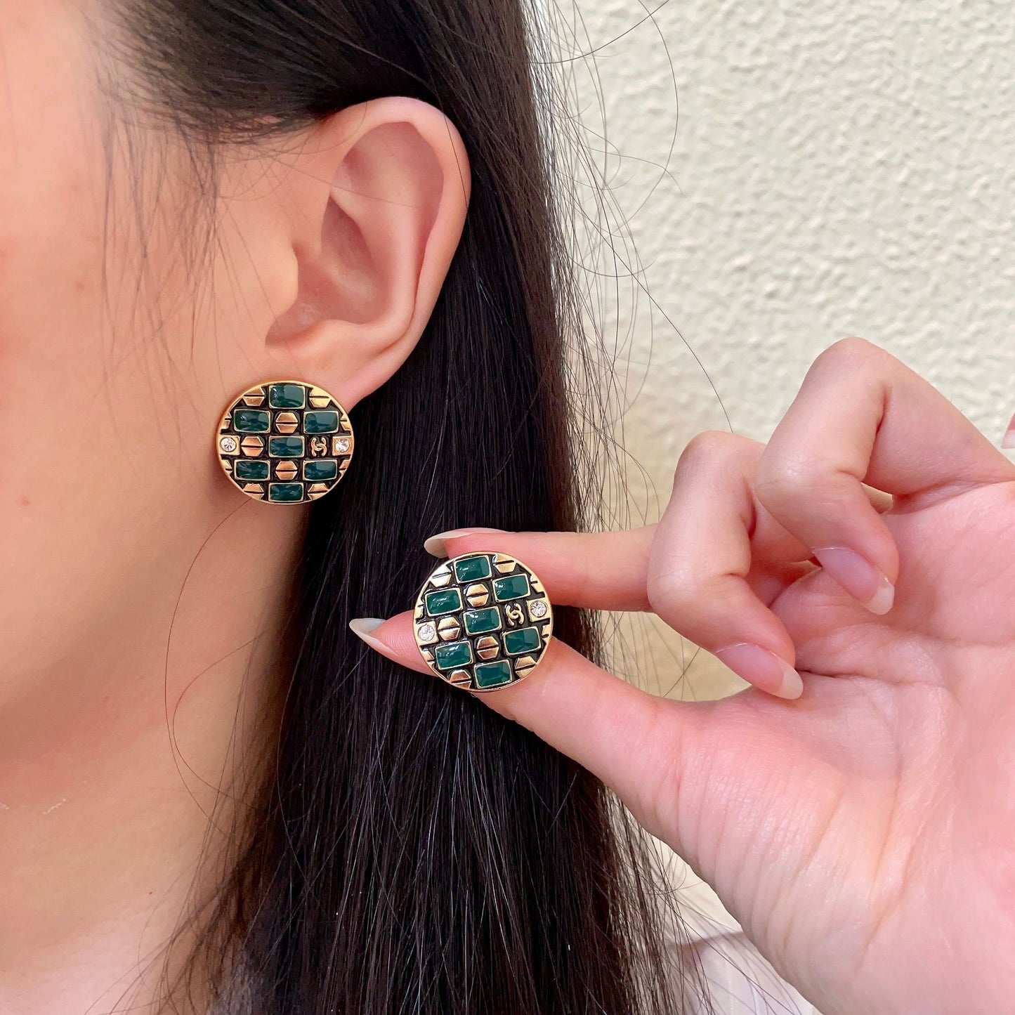 Double-C Emblem Stud Earrings in Polished Metal-Tone – Design 048 main product view