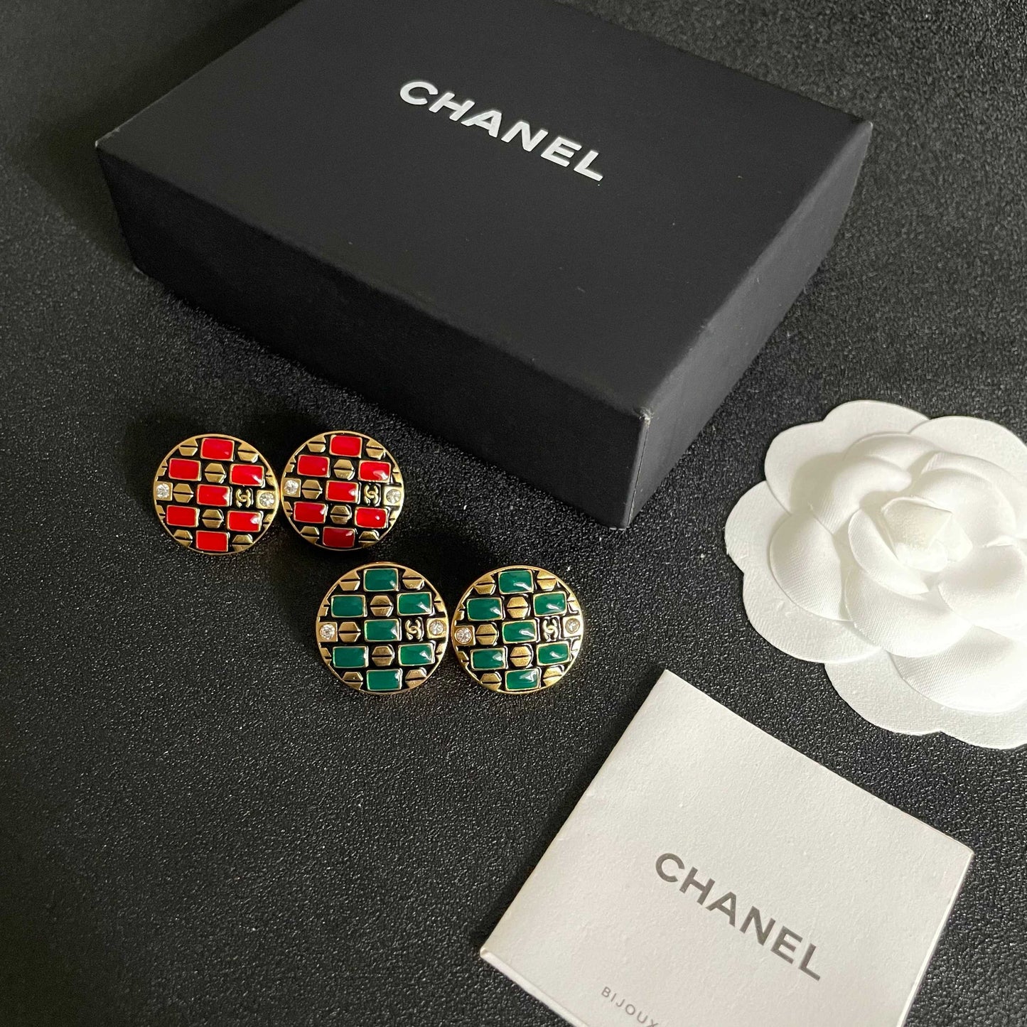 Double-C Emblem Stud Earrings in Polished Metal-Tone – Design 048 close-up detail