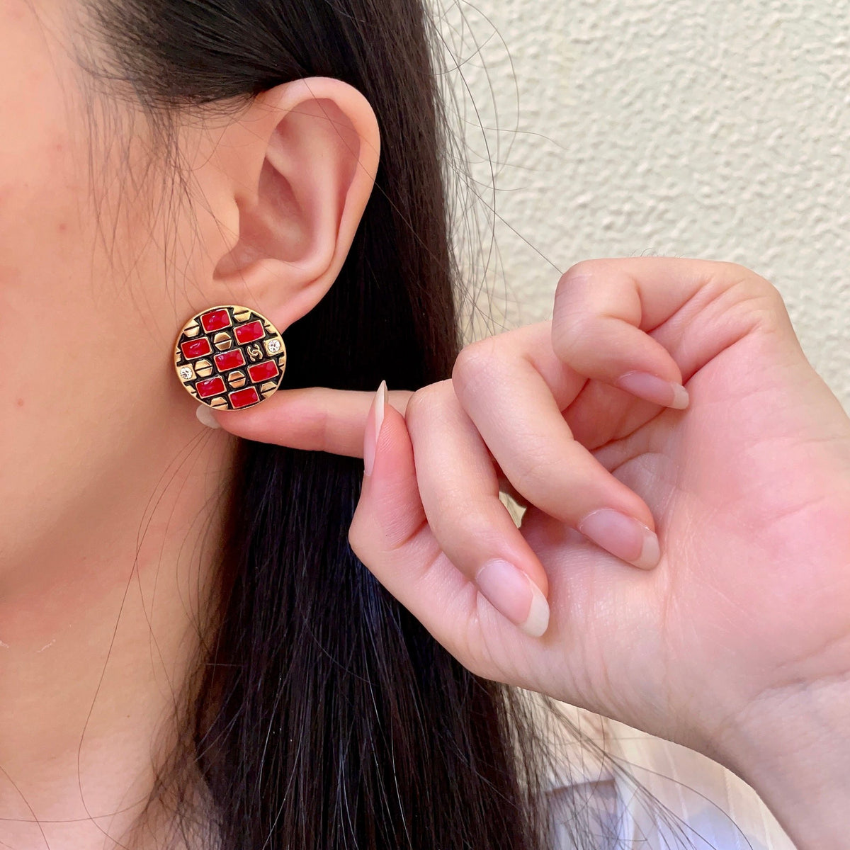 Double-C Emblem Stud Earrings in Polished Metal-Tone – Design 047 front product view