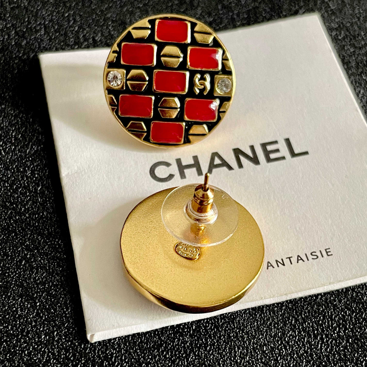 Double-C Emblem Stud Earrings in Polished Metal-Tone – Design 047 main product view