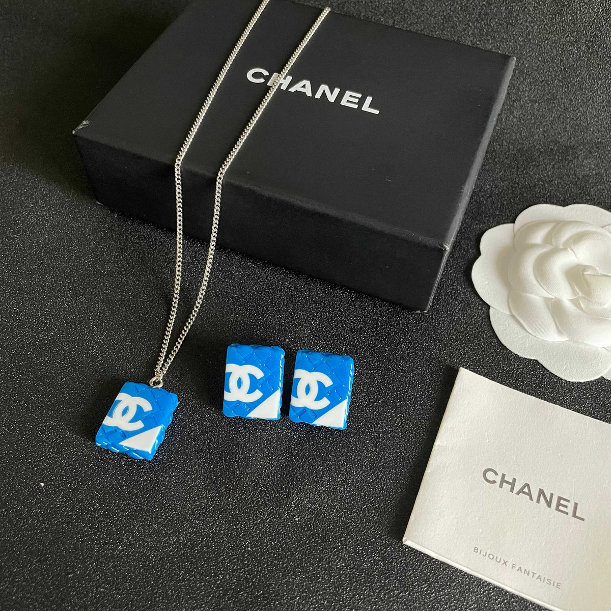 Double-C Emblem Stud Earrings in Polished Metal-Tone – Design 261 side detail