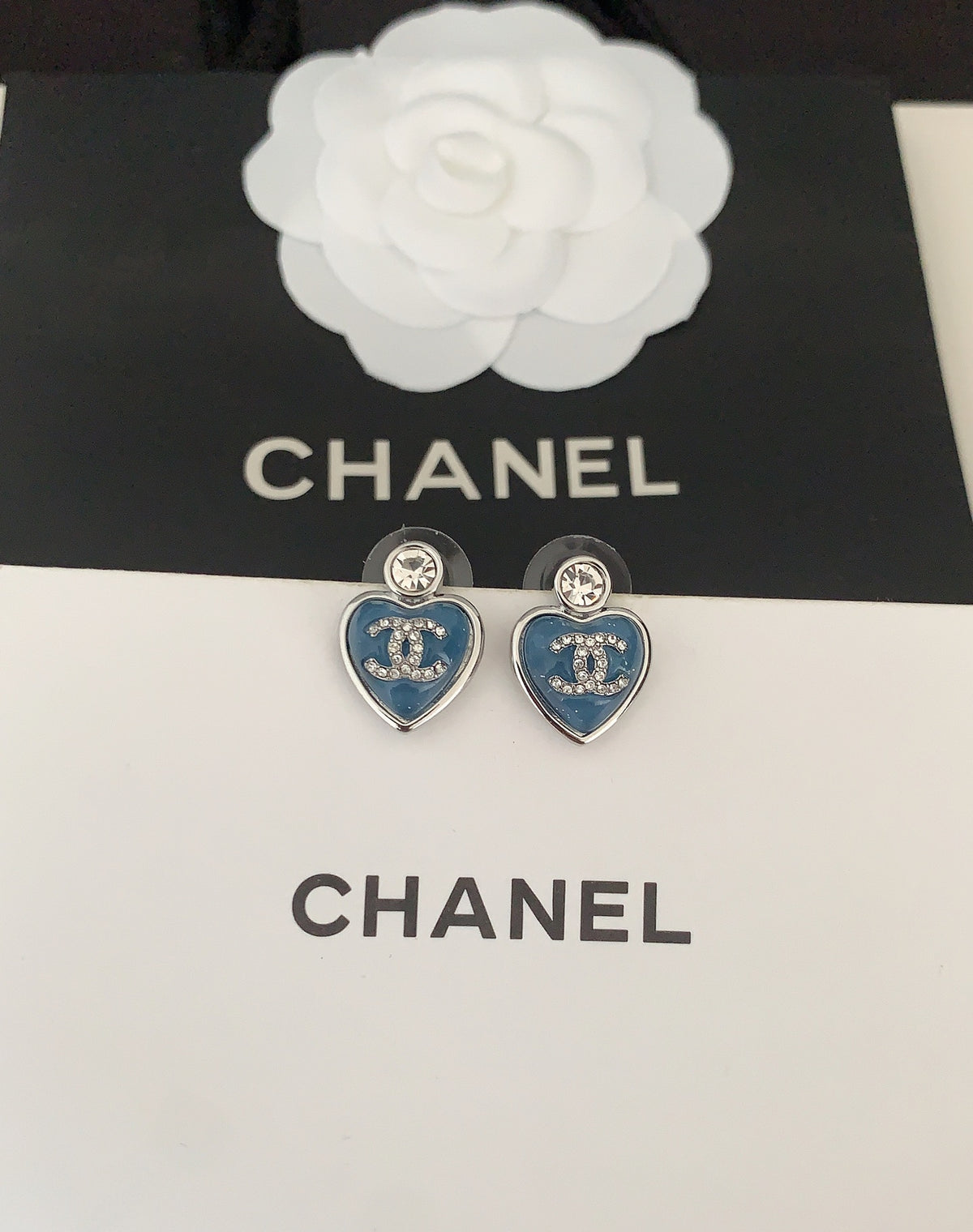 Heart Stud Earrings in Gold-Tone – Heart Detail – Design 002 close-up detail