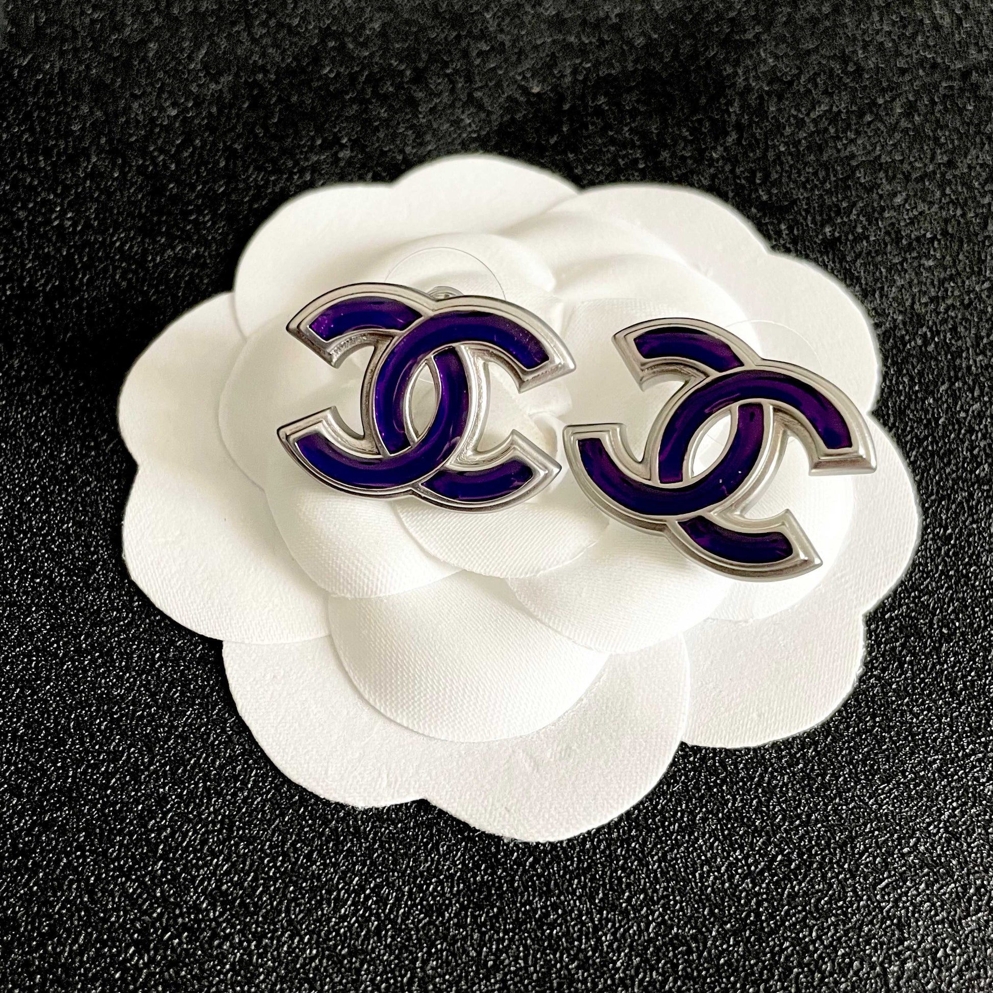 Double-C Emblem Stud Earrings in Polished Metal-Tone – Design 334 front product view