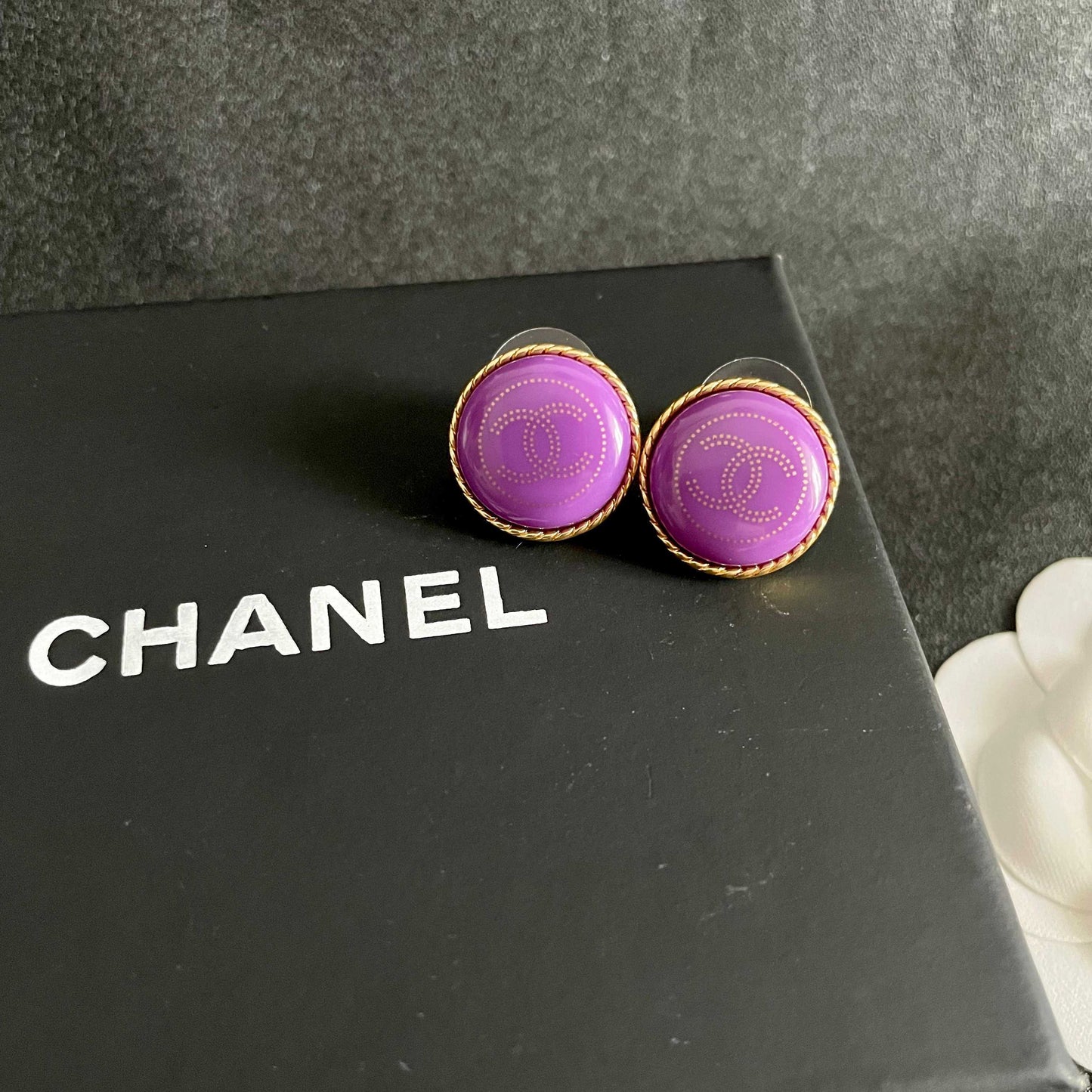 Double-C Emblem Stud Earrings in Polished Metal-Tone – Design 329 detail view