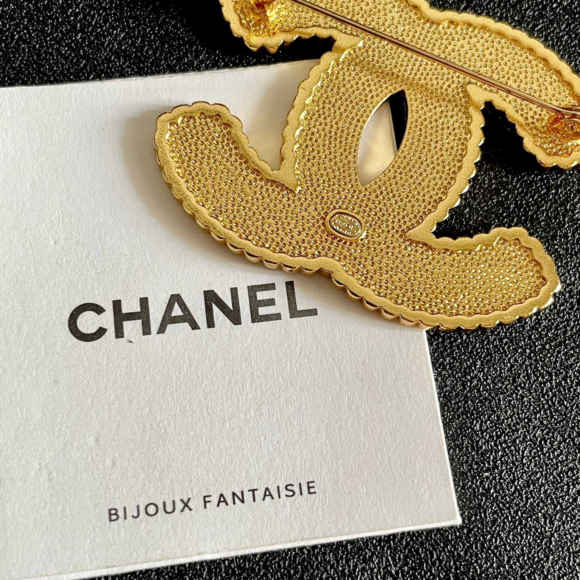 Double-C Emblem Brooch in Polished Metal-Tone – Design 044 main product view