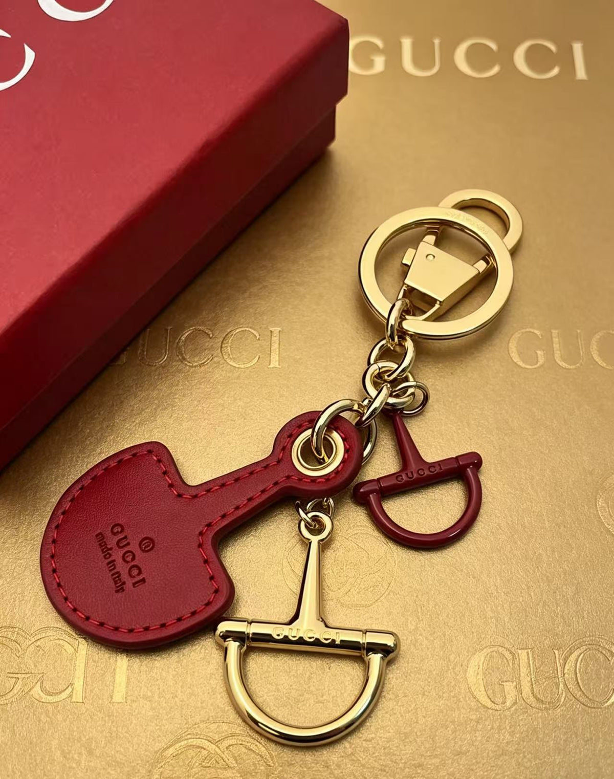 Horsebit Keychain in Polished Metal-Tone – Horsebit Detail – Design 002 close-up detail