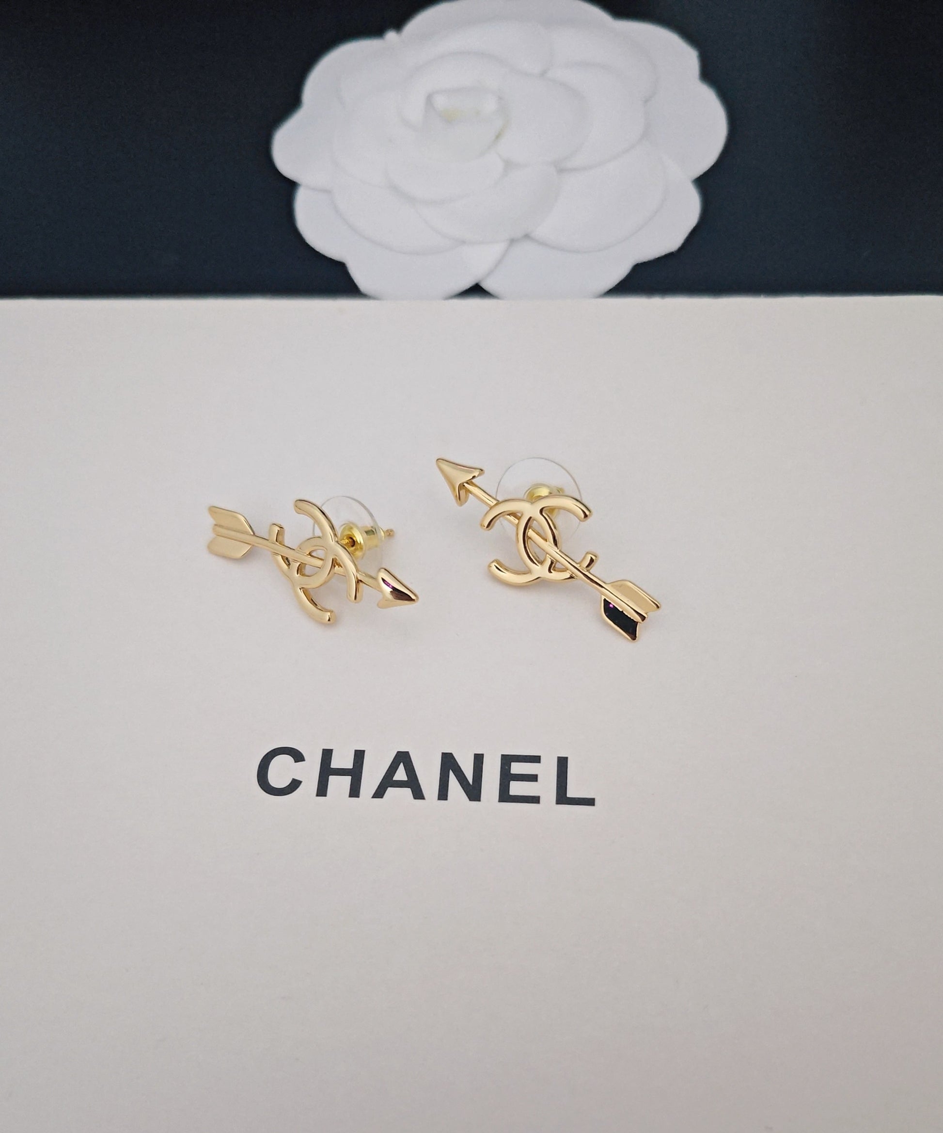 Arrow Stud Earrings in Gold-Tone – Arrow Detail side detail