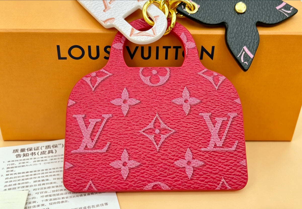 Letter Emblem Keychain – Red Detail side detail
