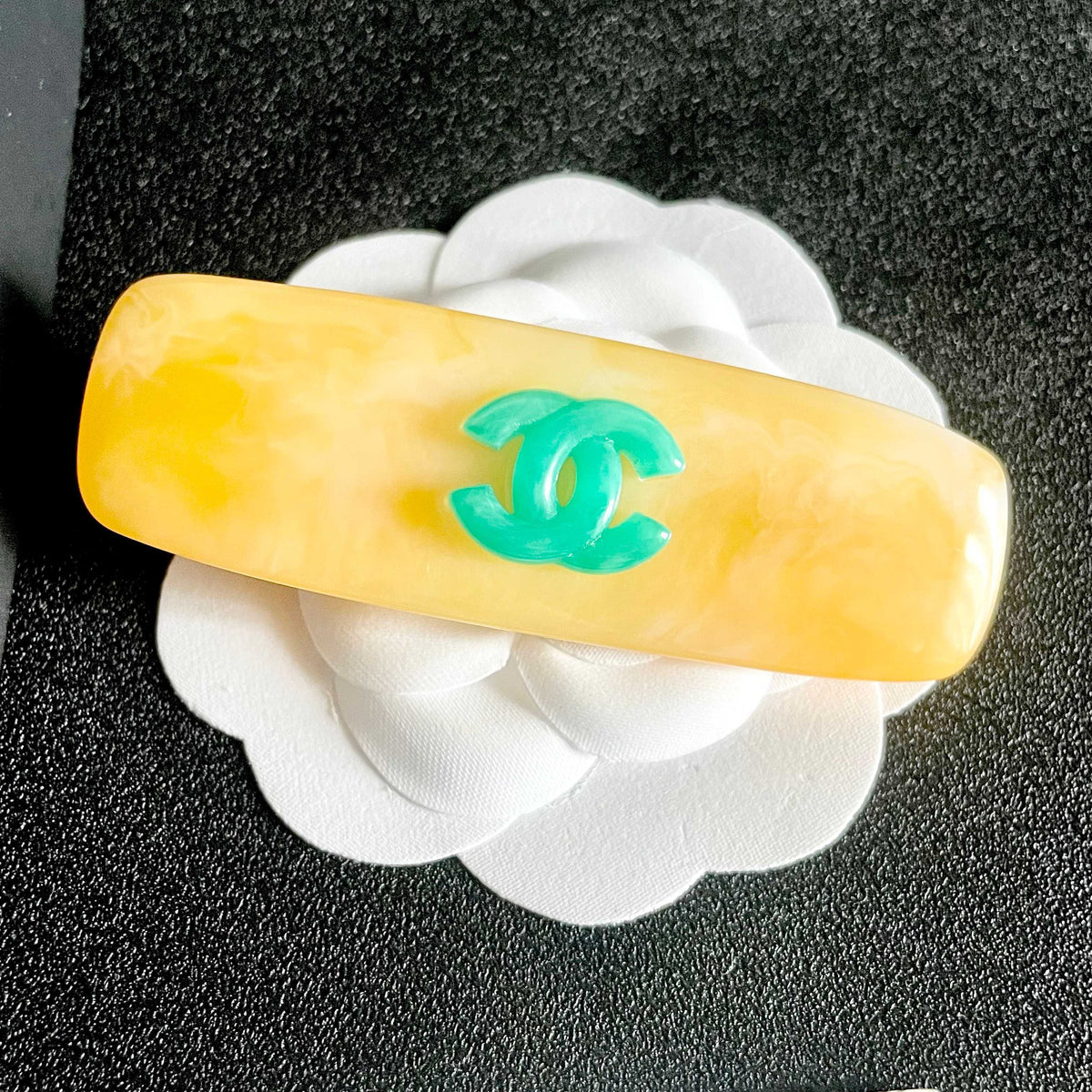 Double-C Emblem Hair Clip – Design 003 front product view