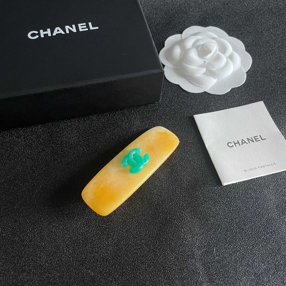 Double-C Emblem Hair Clip – Design 003 styled product view