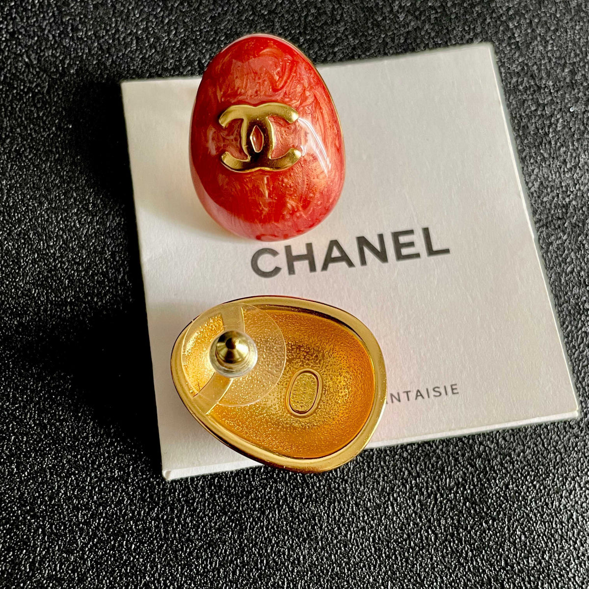 Double-C Emblem Stud Earrings in Polished Metal-Tone – Design 018 main product view