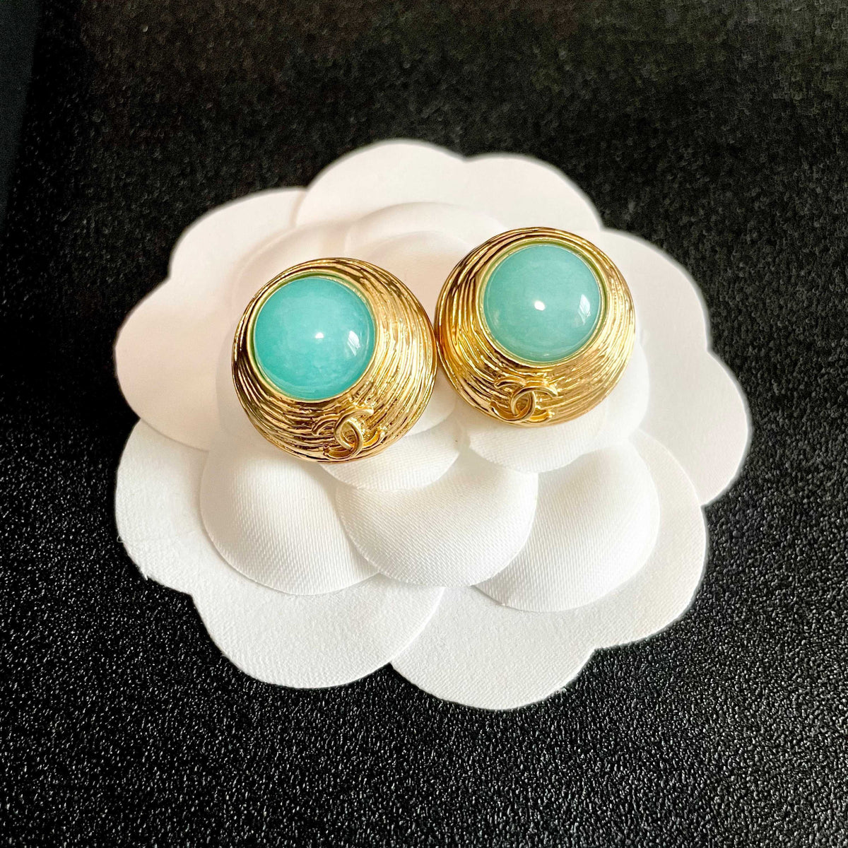 Double-C Emblem Stud Earrings in Polished Metal-Tone – Design 014 front product view