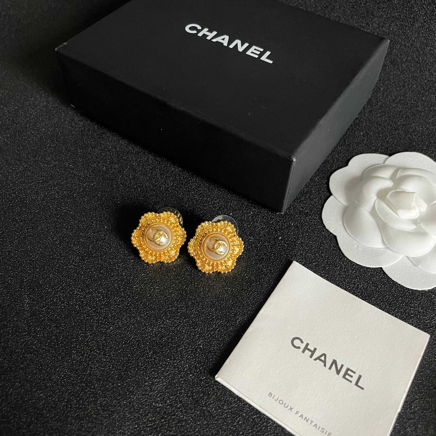 Double-C Emblem Stud Earrings in Polished Metal-Tone – Design 013 close-up detail